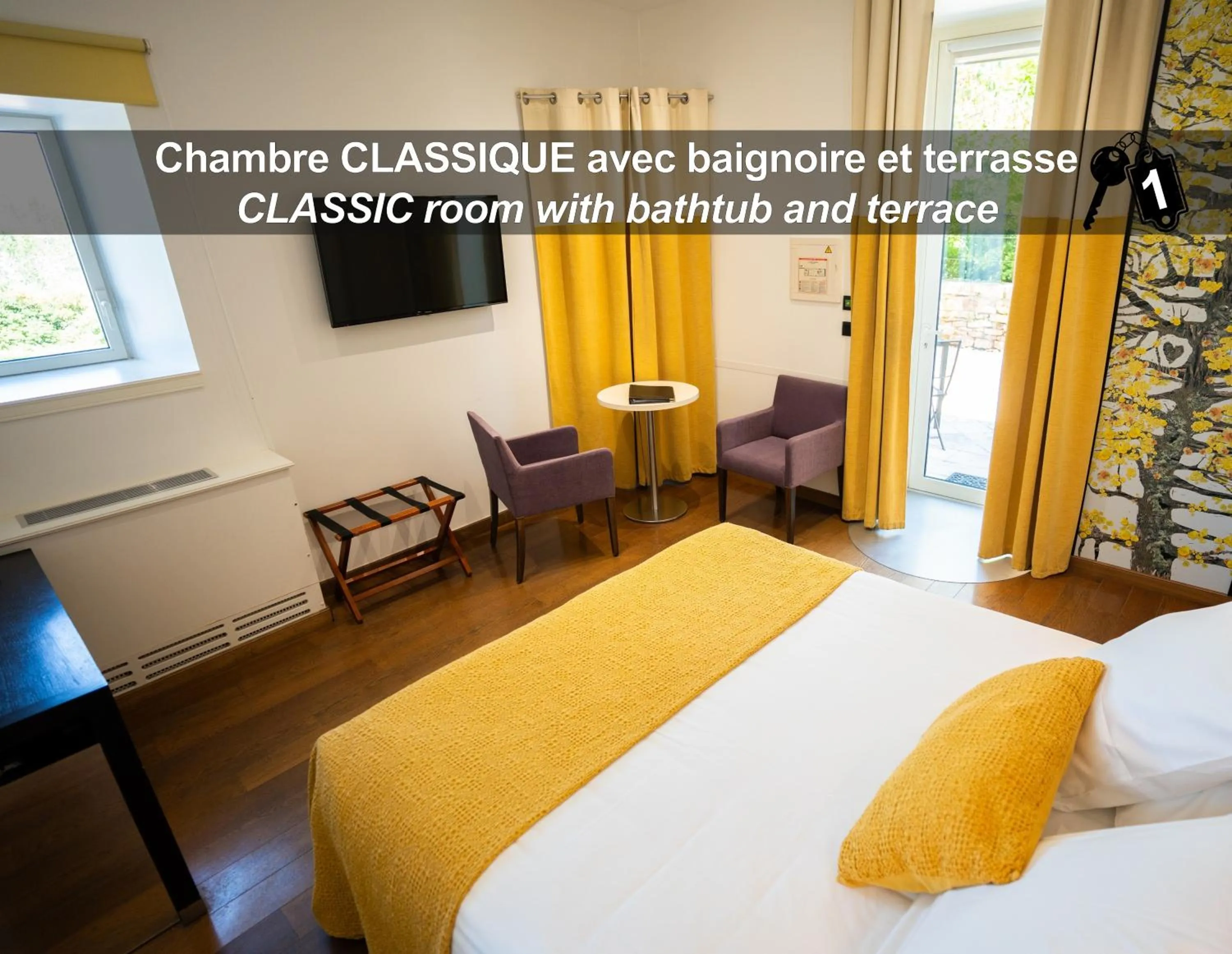 Bed in HÔTEL LA FERME DE BOURRAN - RODEZ - parking privé, soirée étape, bornes voitures électriques