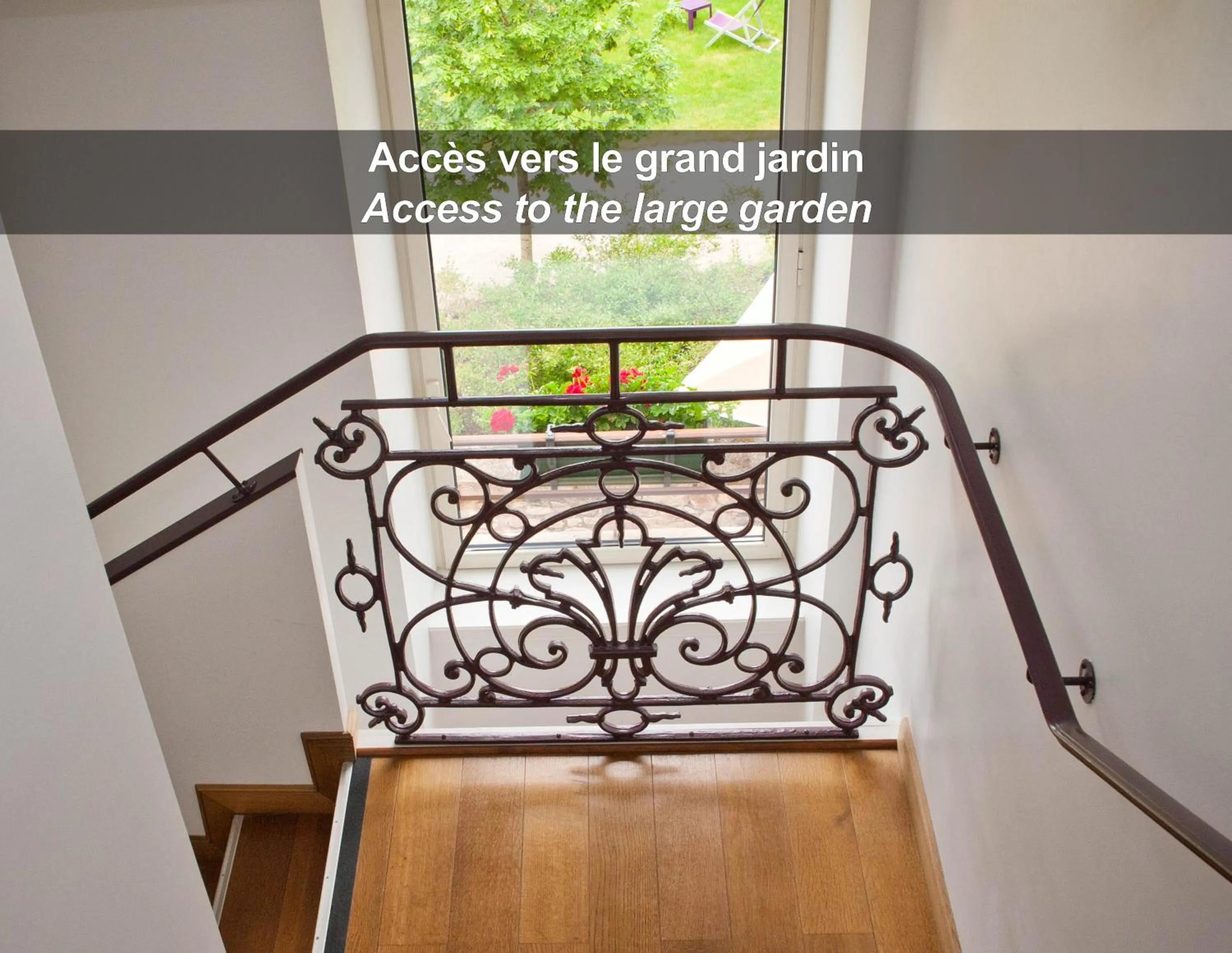 Garden in HÔTEL LA FERME DE BOURRAN - RODEZ - parking privé, soirée étape, bornes voitures électriques