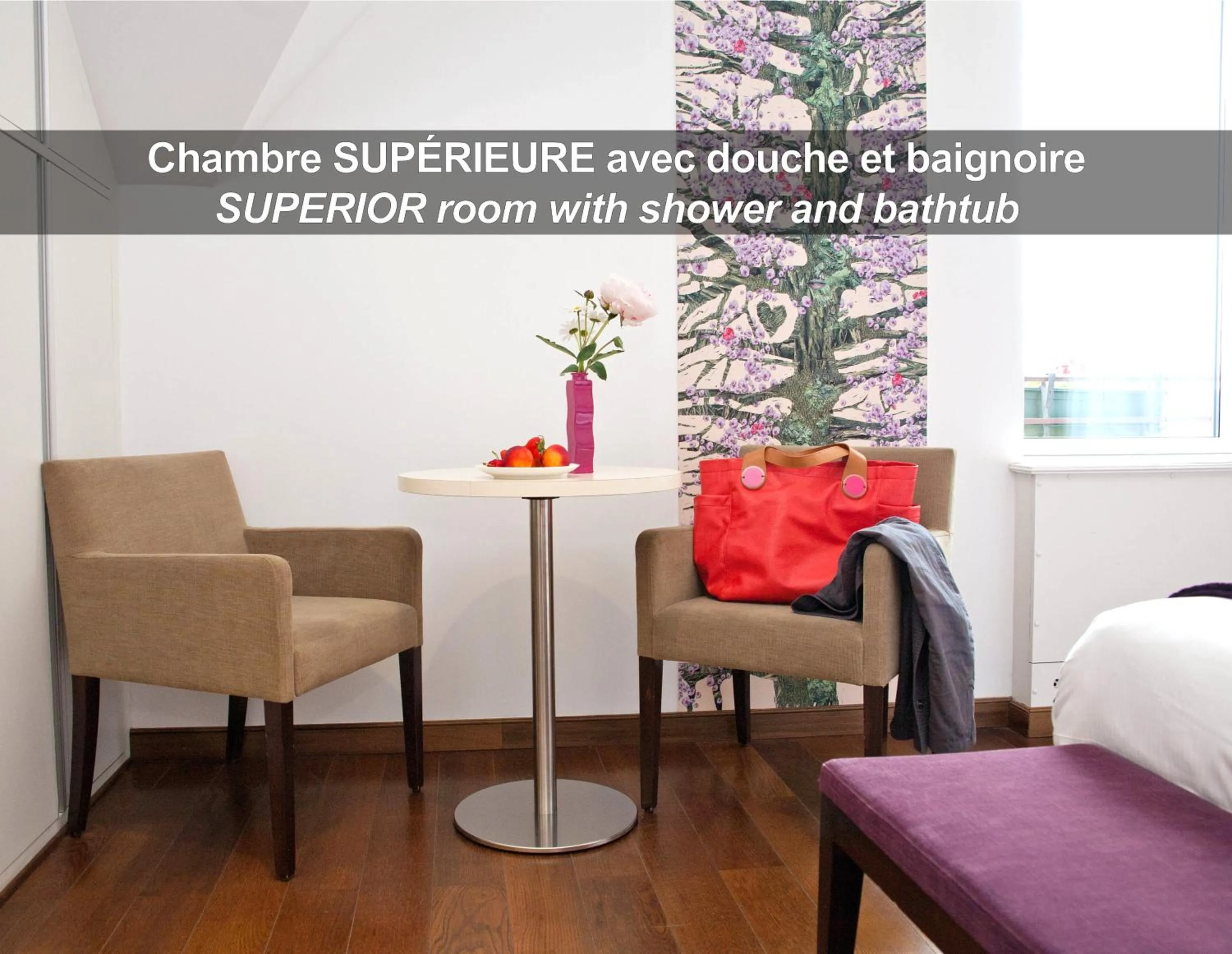 Living room in HÔTEL LA FERME DE BOURRAN - RODEZ - parking privé, soirée étape, bornes voitures électriques