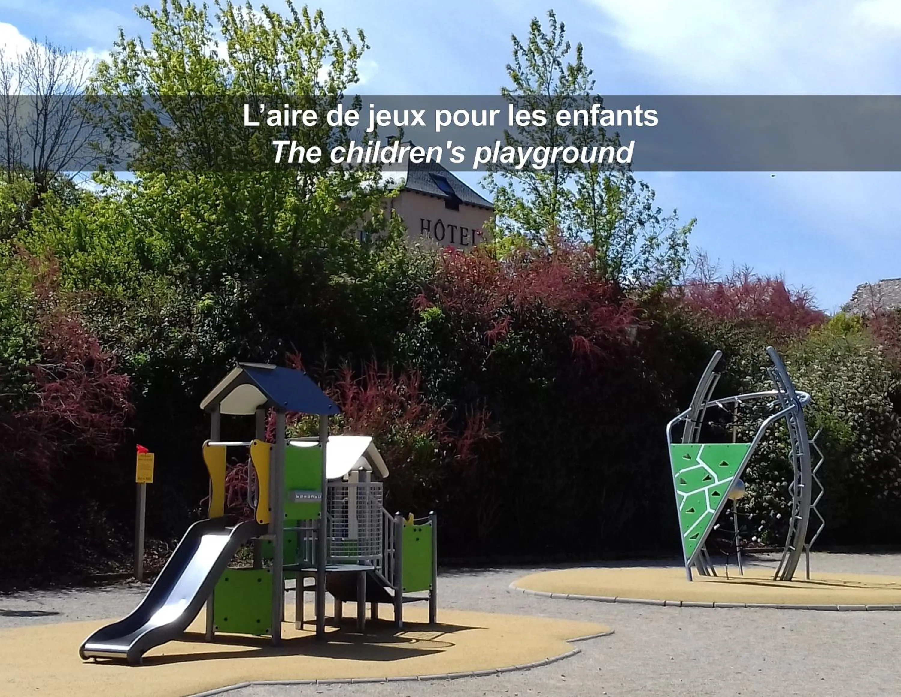 Children play ground in HÔTEL LA FERME DE BOURRAN - RODEZ - parking privé, soirée étape, bornes voitures électriques