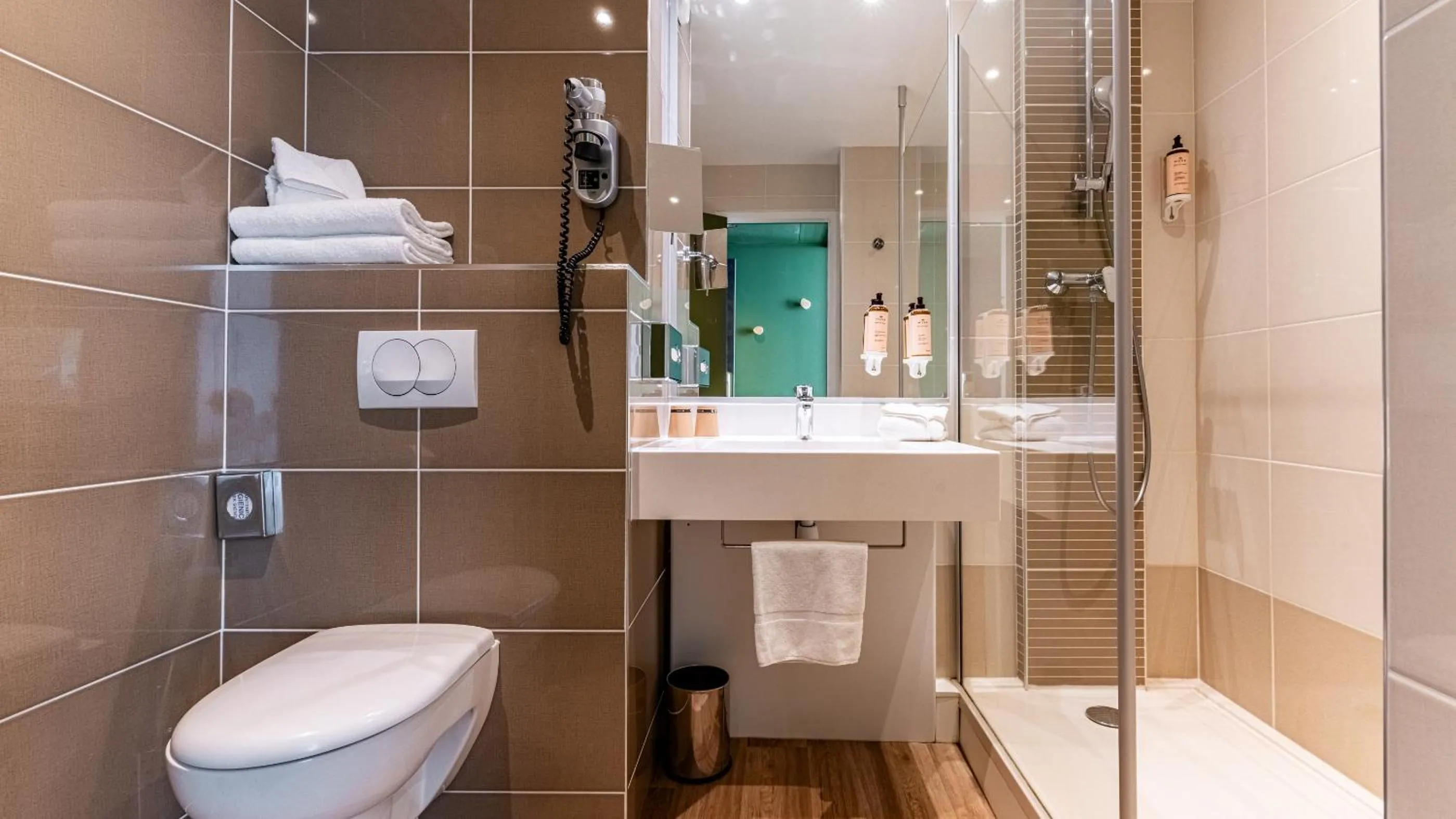 Bathroom in Mercure Beaune Centre