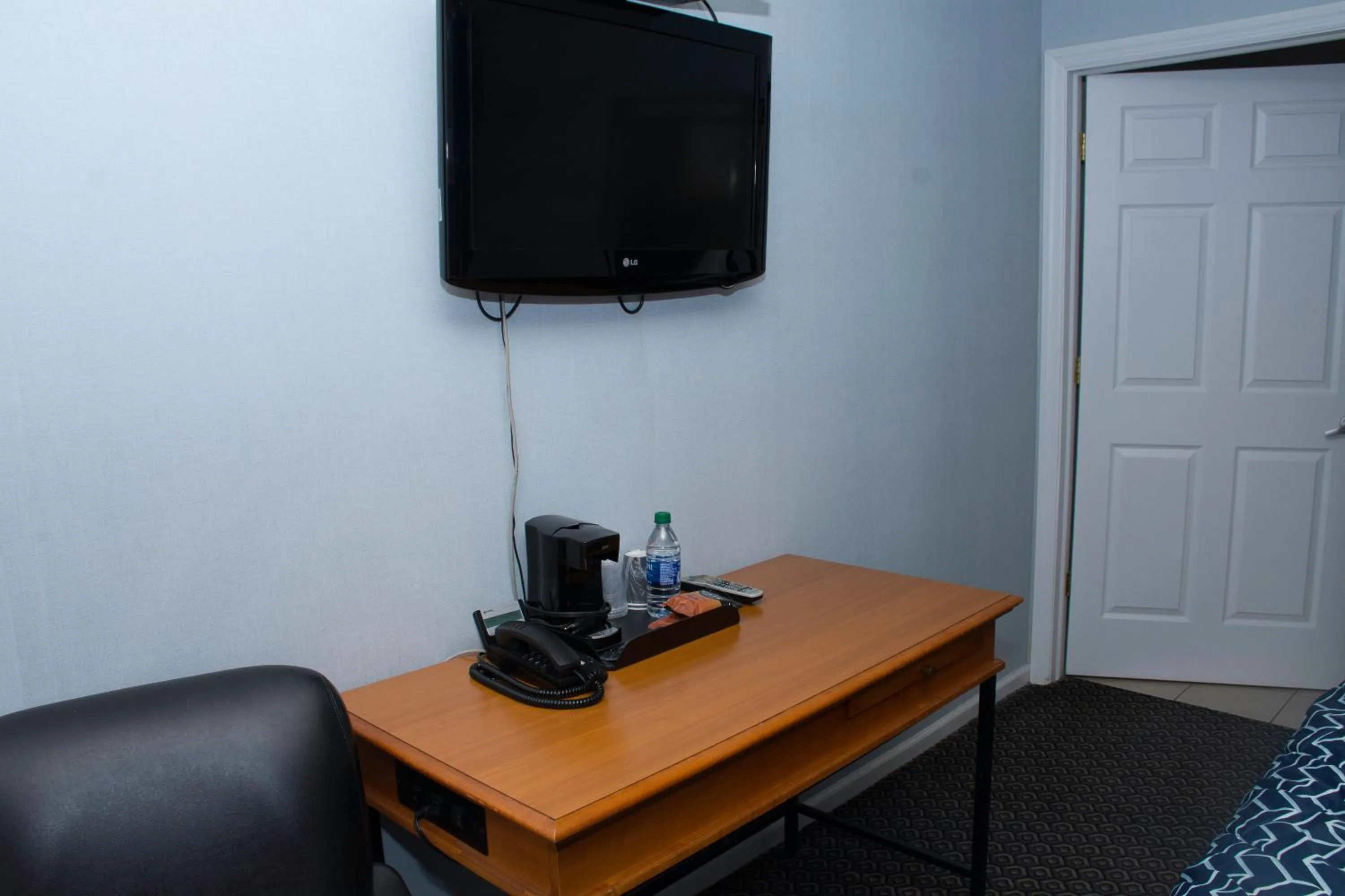 Coffee/tea facilities in At 9 Motel