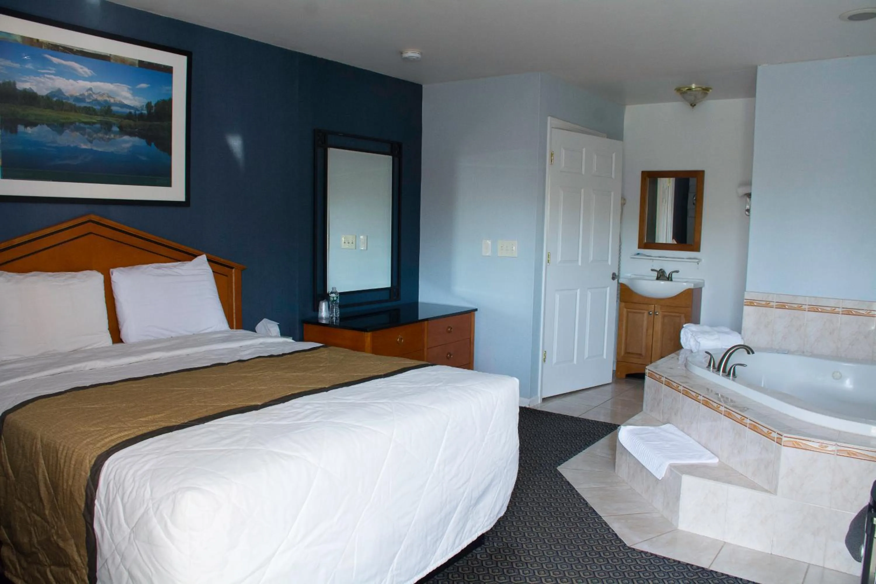 Photo of the whole room, Bed in At 9 Motel