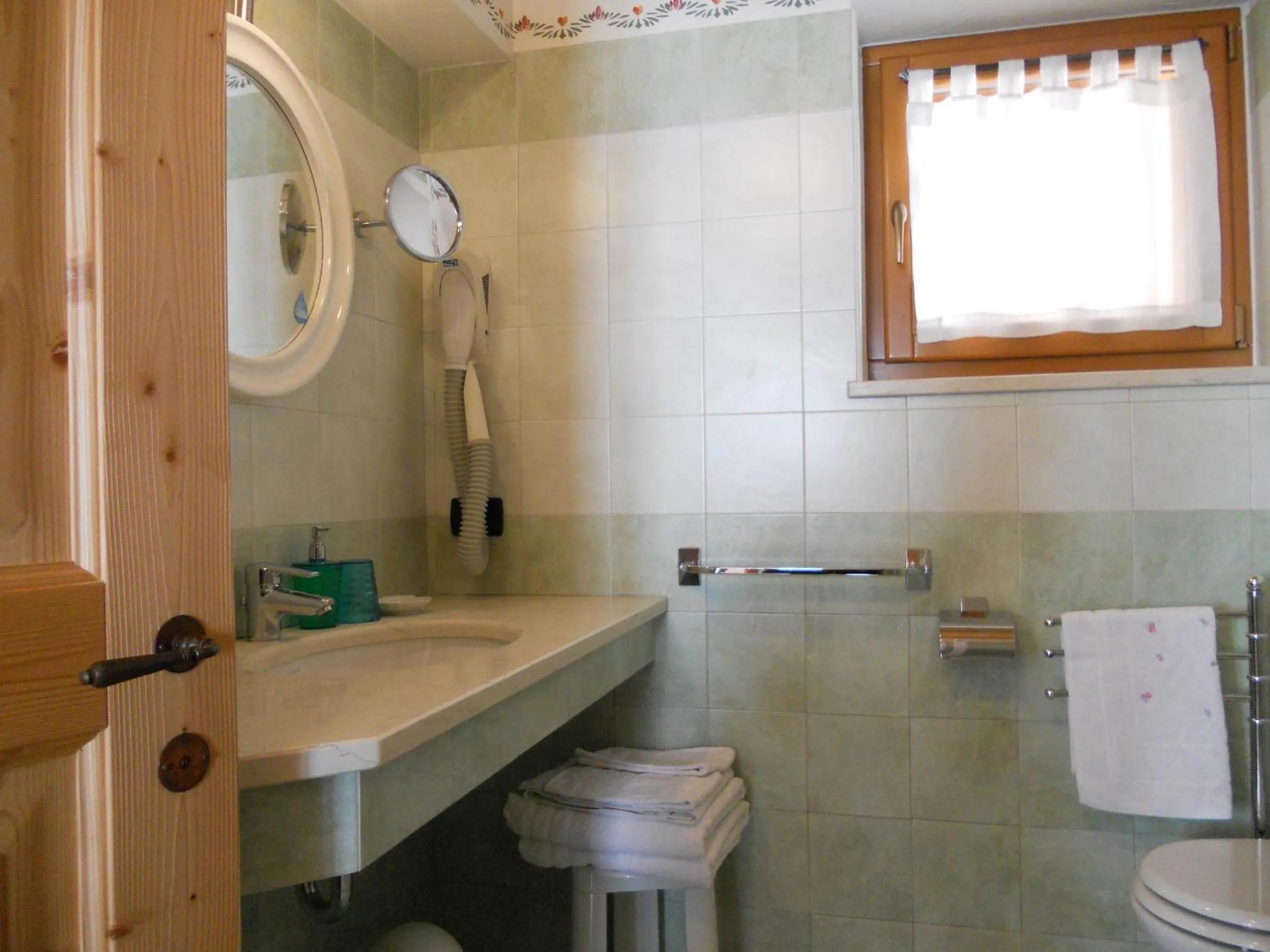 Bathroom in Hotel Garnì Salvanel