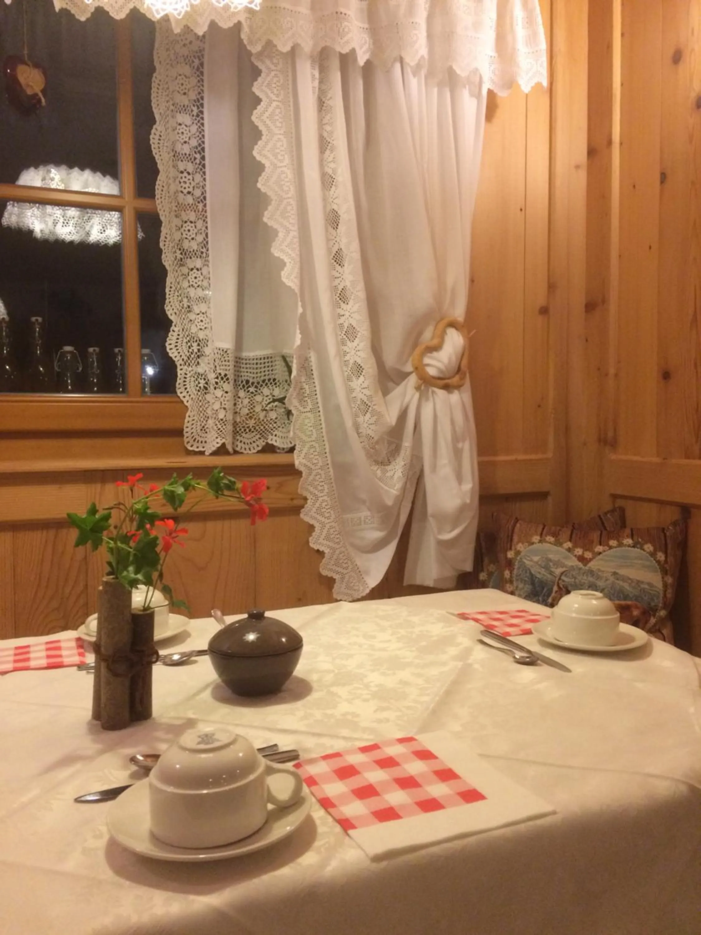 Time of day in Hotel Garnì Salvanel