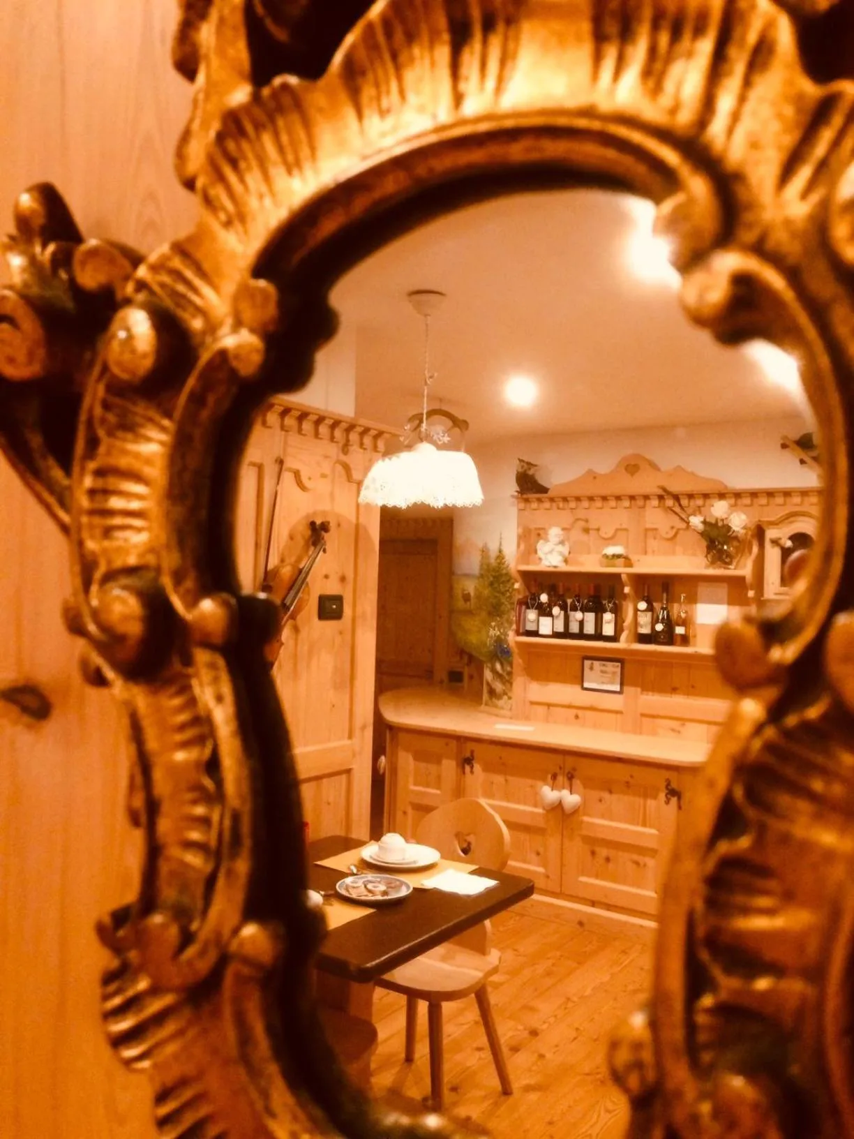 Decorative detail in Hotel Garnì Salvanel