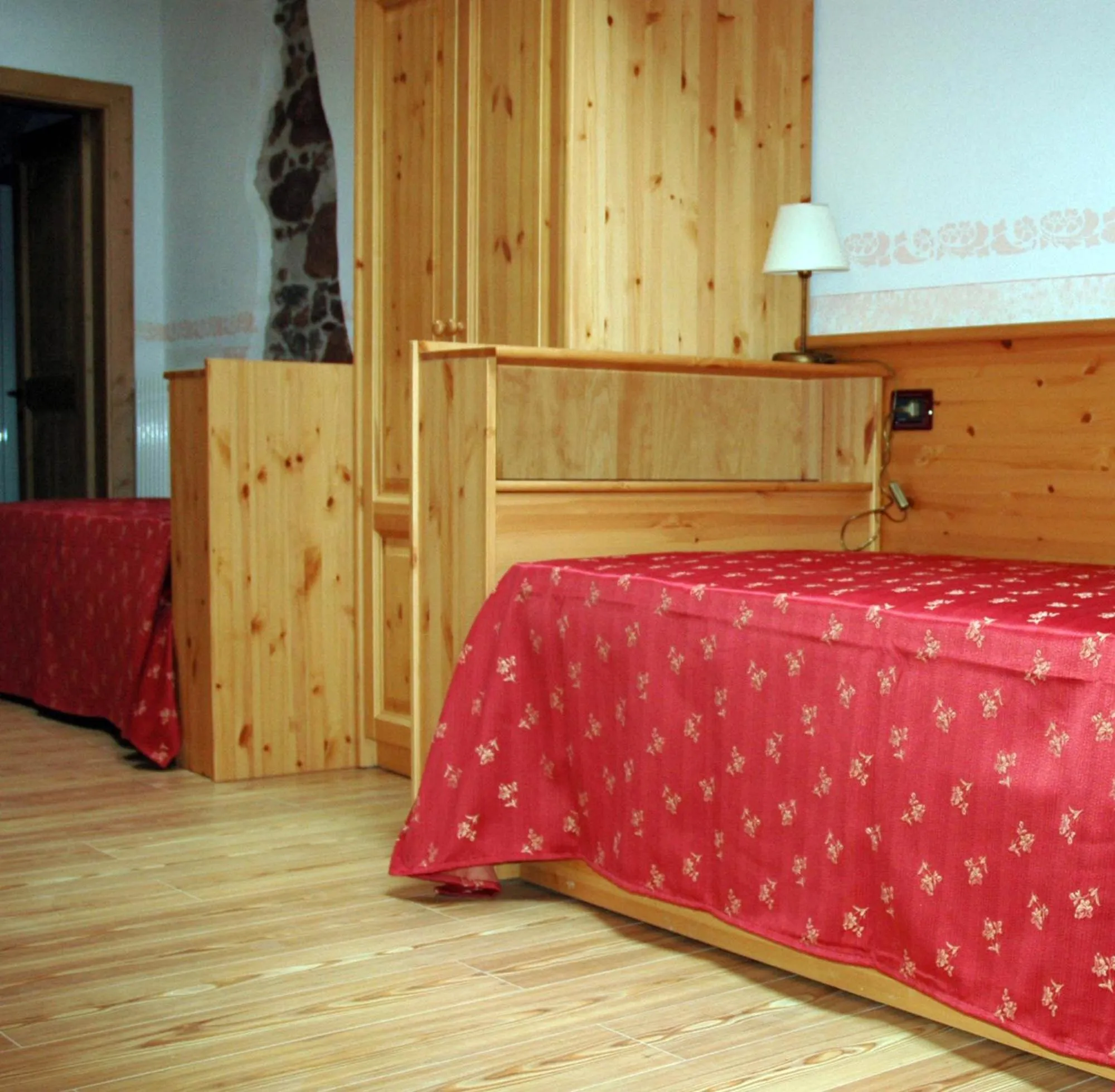 Decorative detail, Bed in Hotel Garnì Salvanel