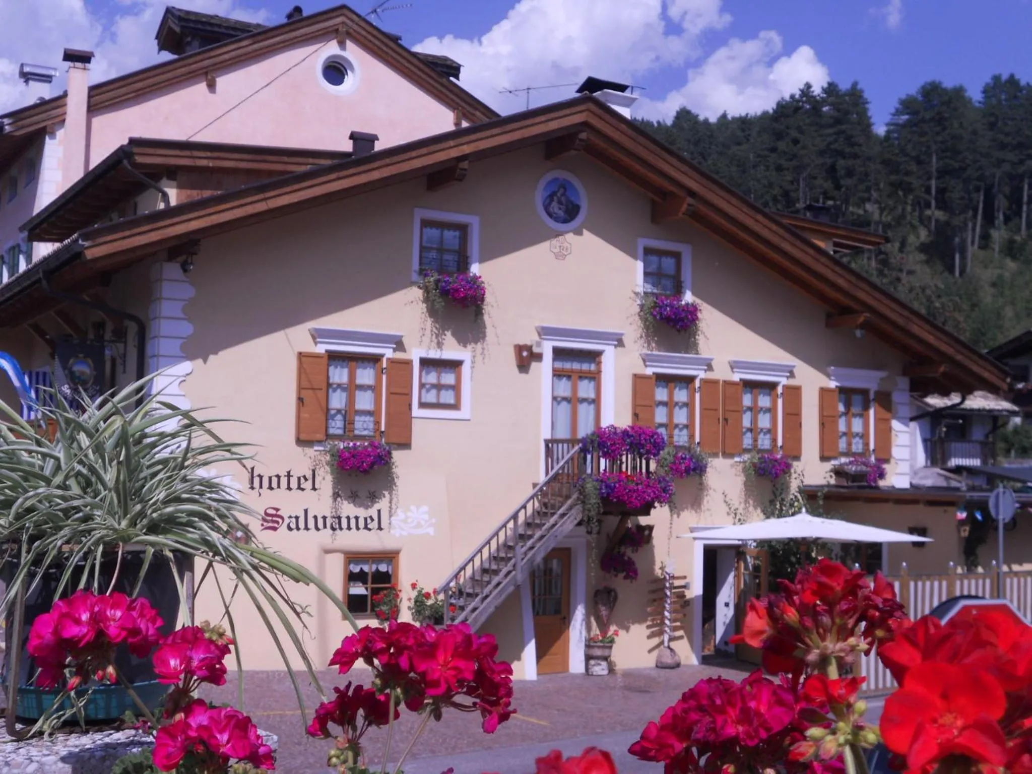 Property building in Hotel Garnì Salvanel