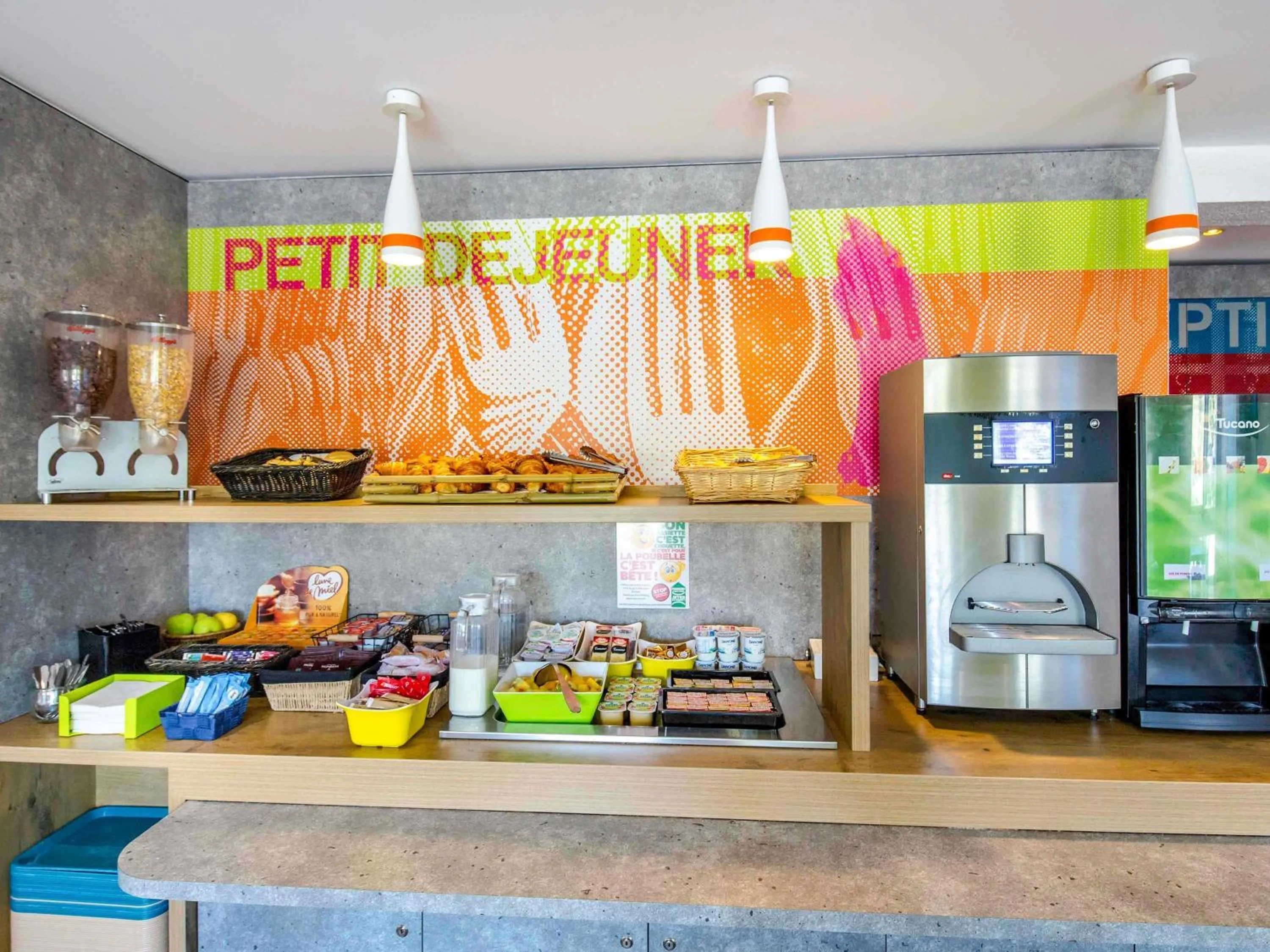 Breakfast in Ibis Budget Fréjus Capitou