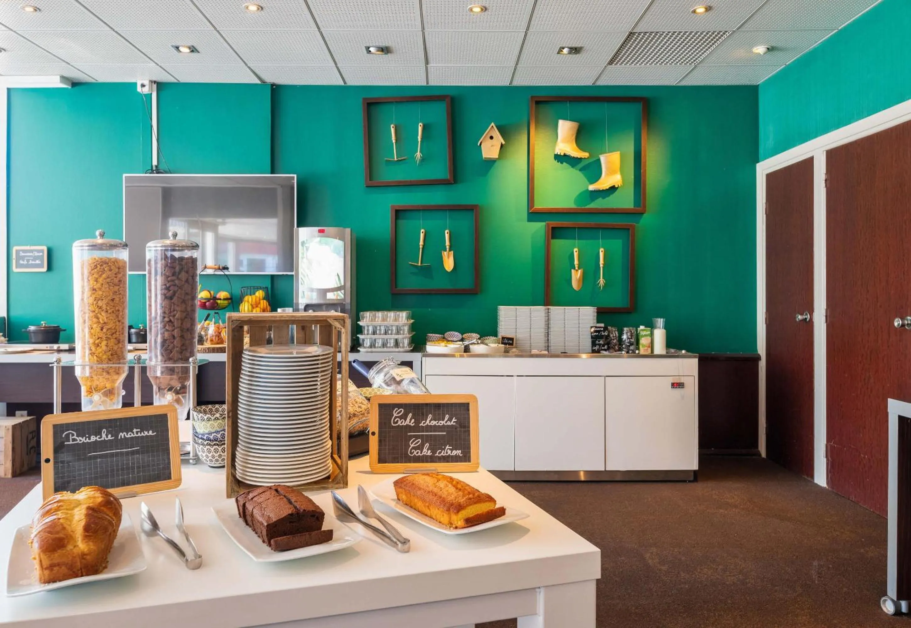 Restaurant/places to eat in B&B HOTEL Lyon Nord 4 étoiles