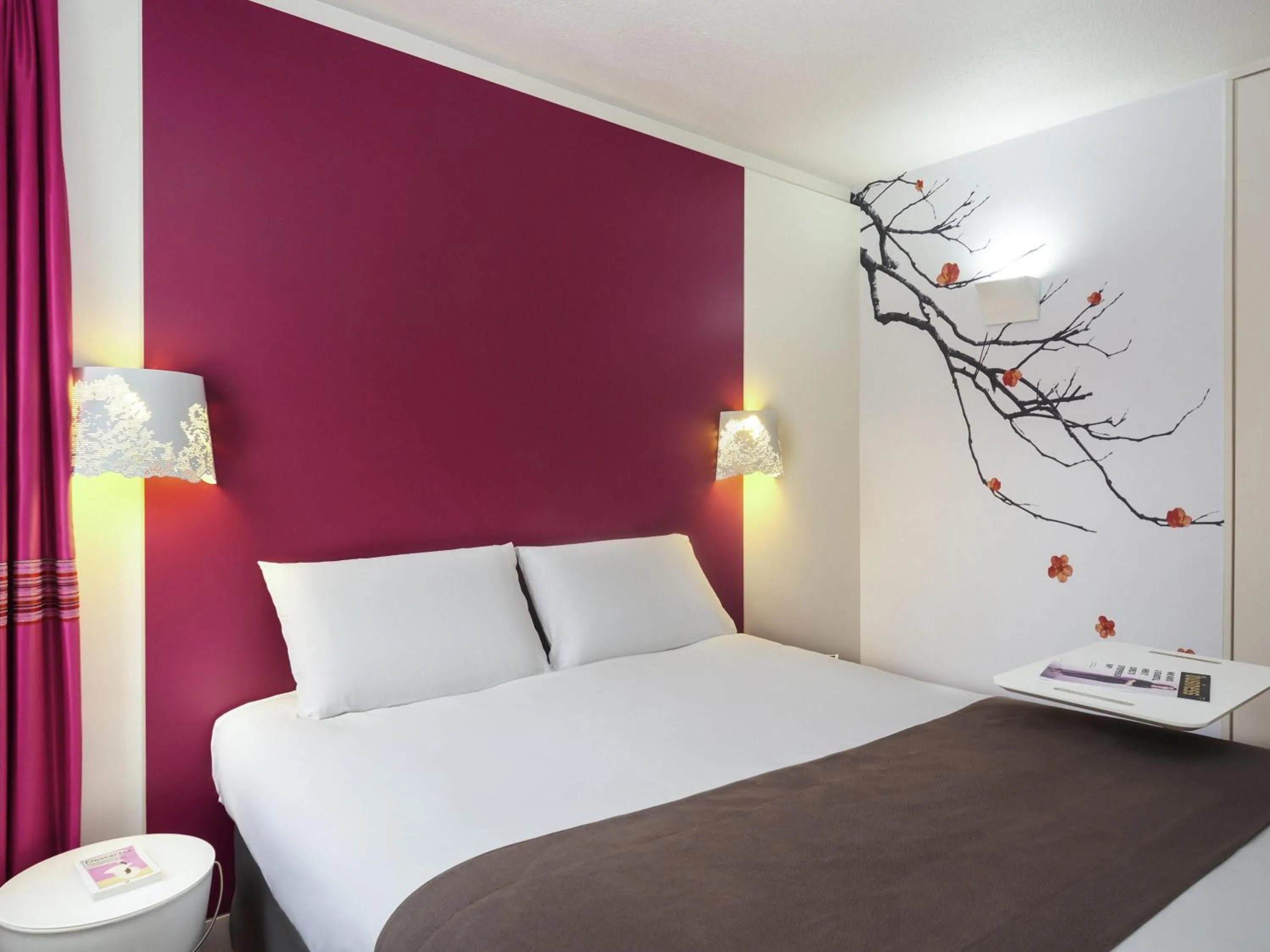 Bedroom, Bed in Mercure Le Mans Batignolles - Hotel & Spa