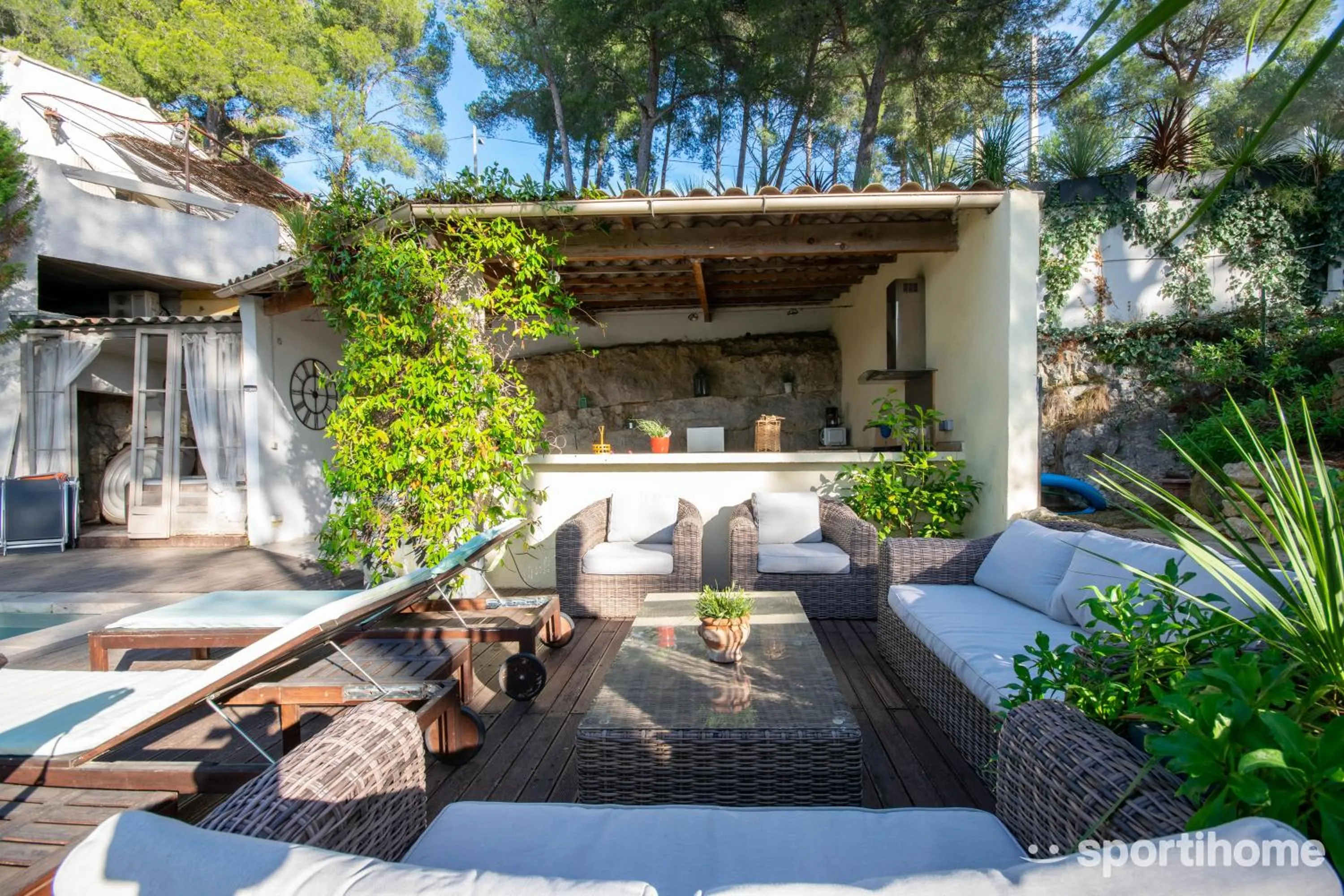 Communal kitchen in Le Mas des Roches à Velaux