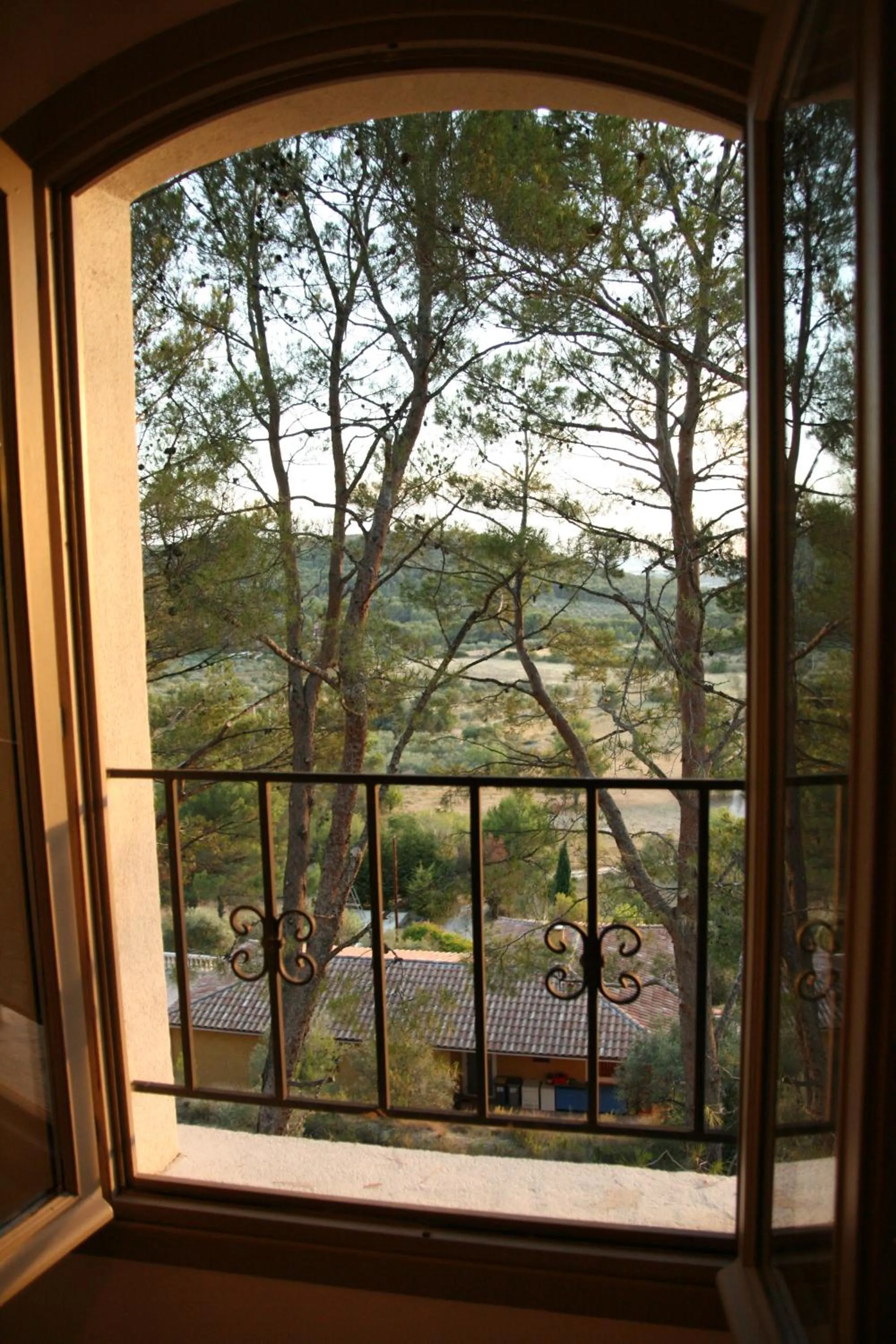 Garden view in Le Mas des Roches à Velaux