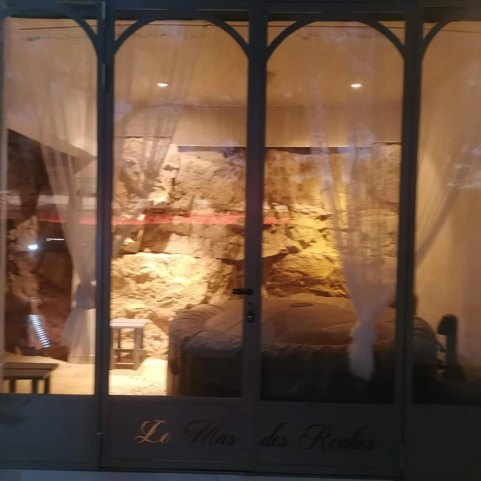 Spa and wellness centre/facilities in Le Mas des Roches à Velaux