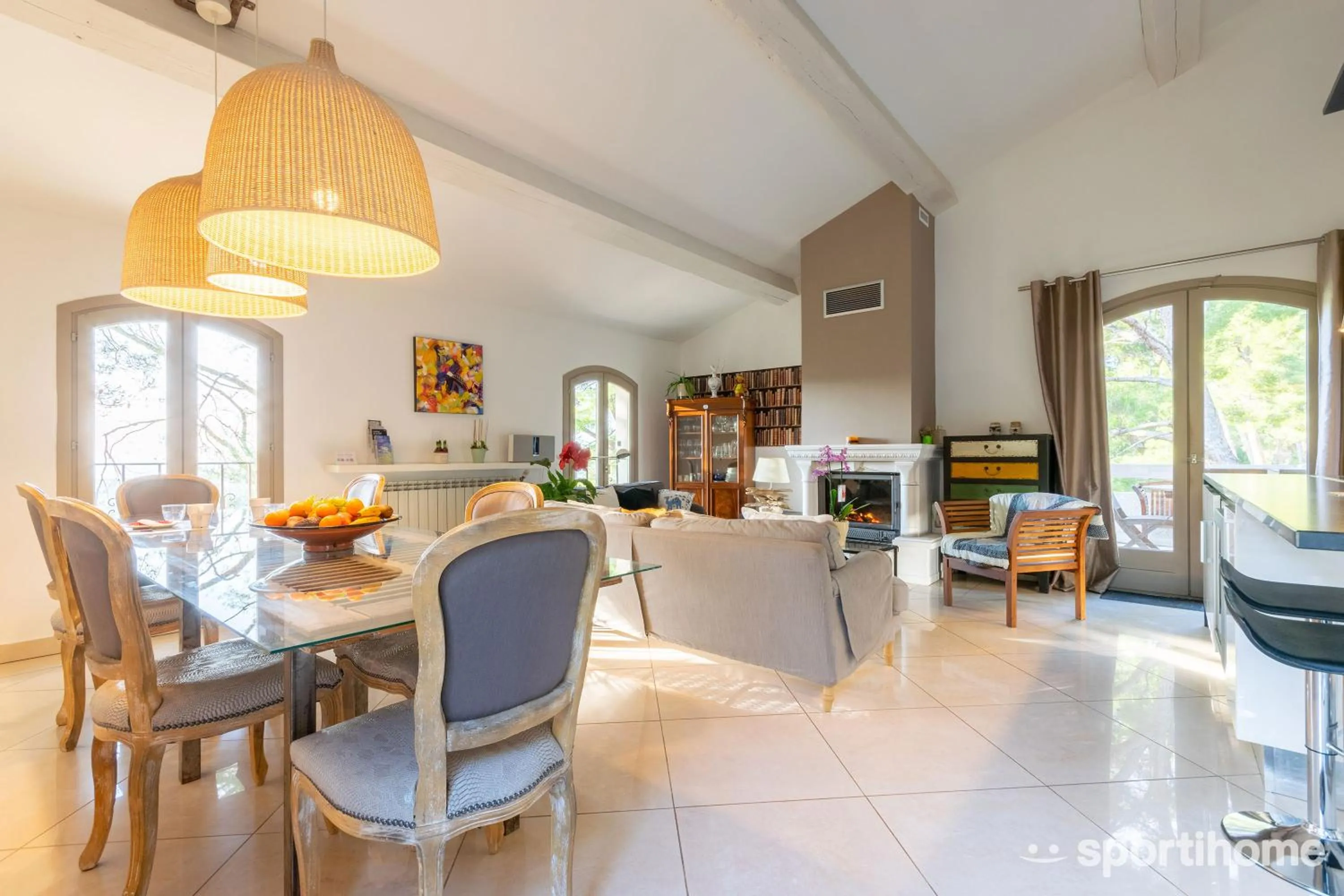 Kitchen or kitchenette in Le Mas des Roches à Velaux