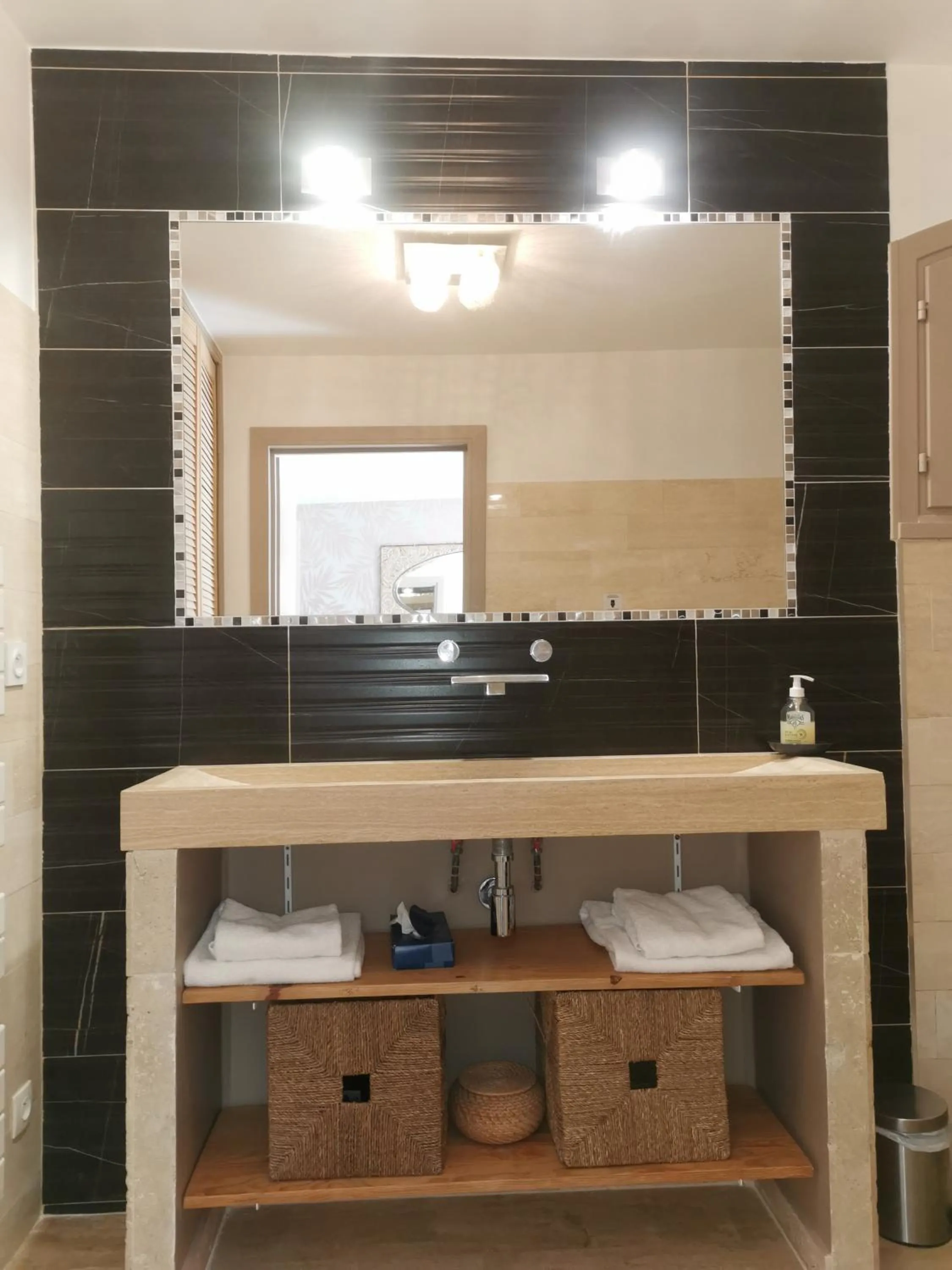 Bathroom in Le Mas des Roches à Velaux