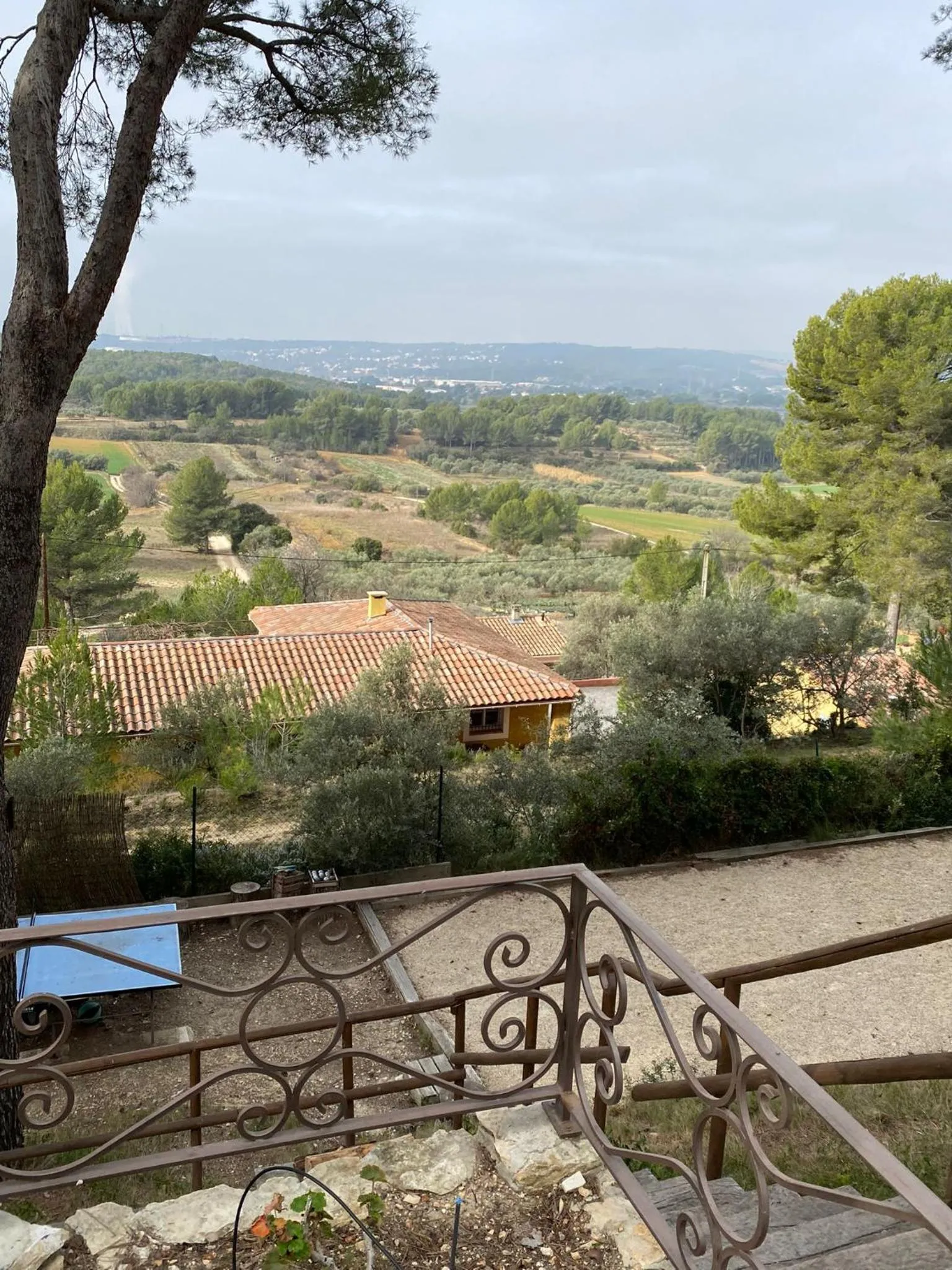 Day in Le Mas des Roches à Velaux