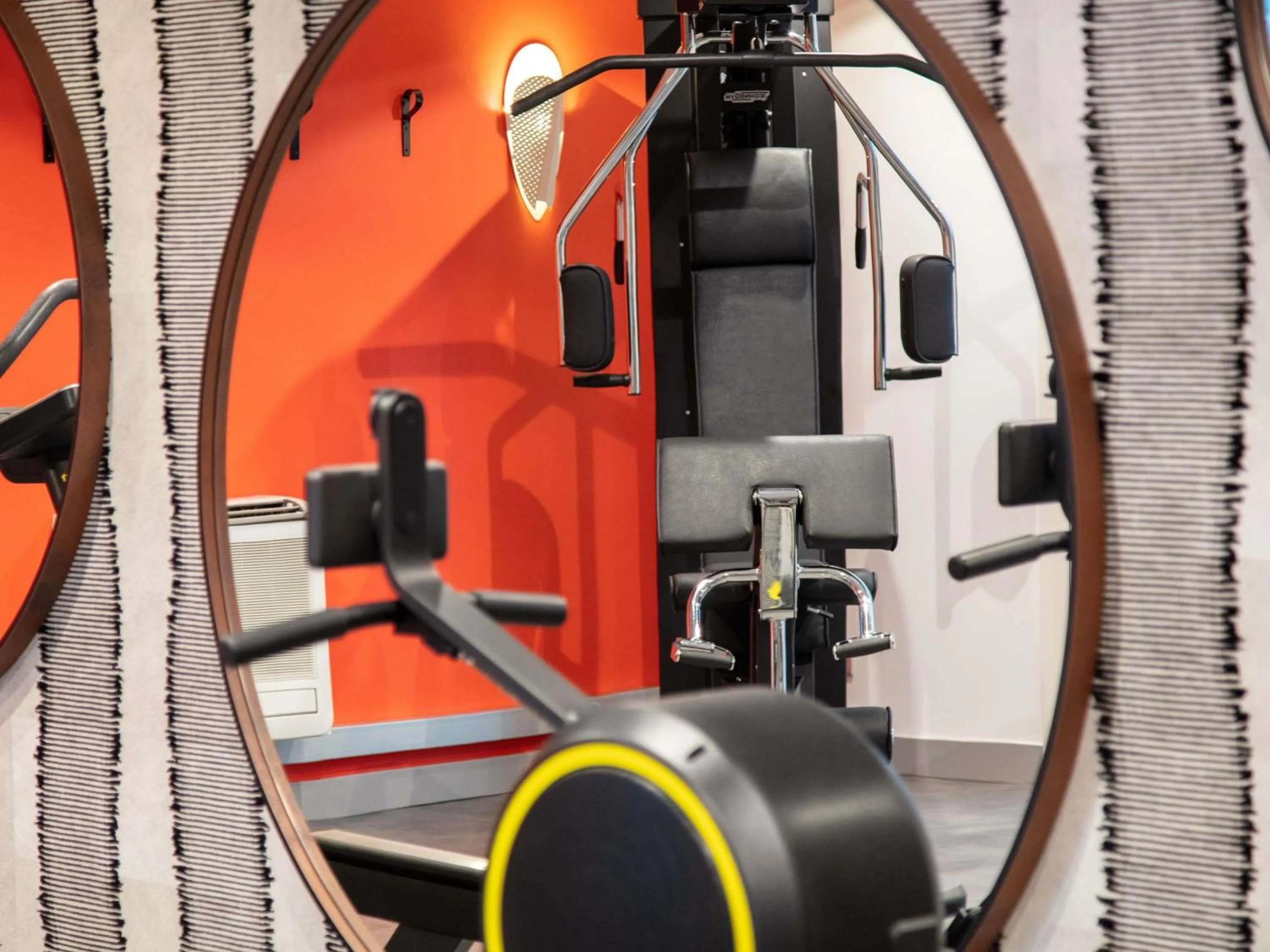 Fitness centre/facilities in Mercure Marseille Centre Prado Vélodrome