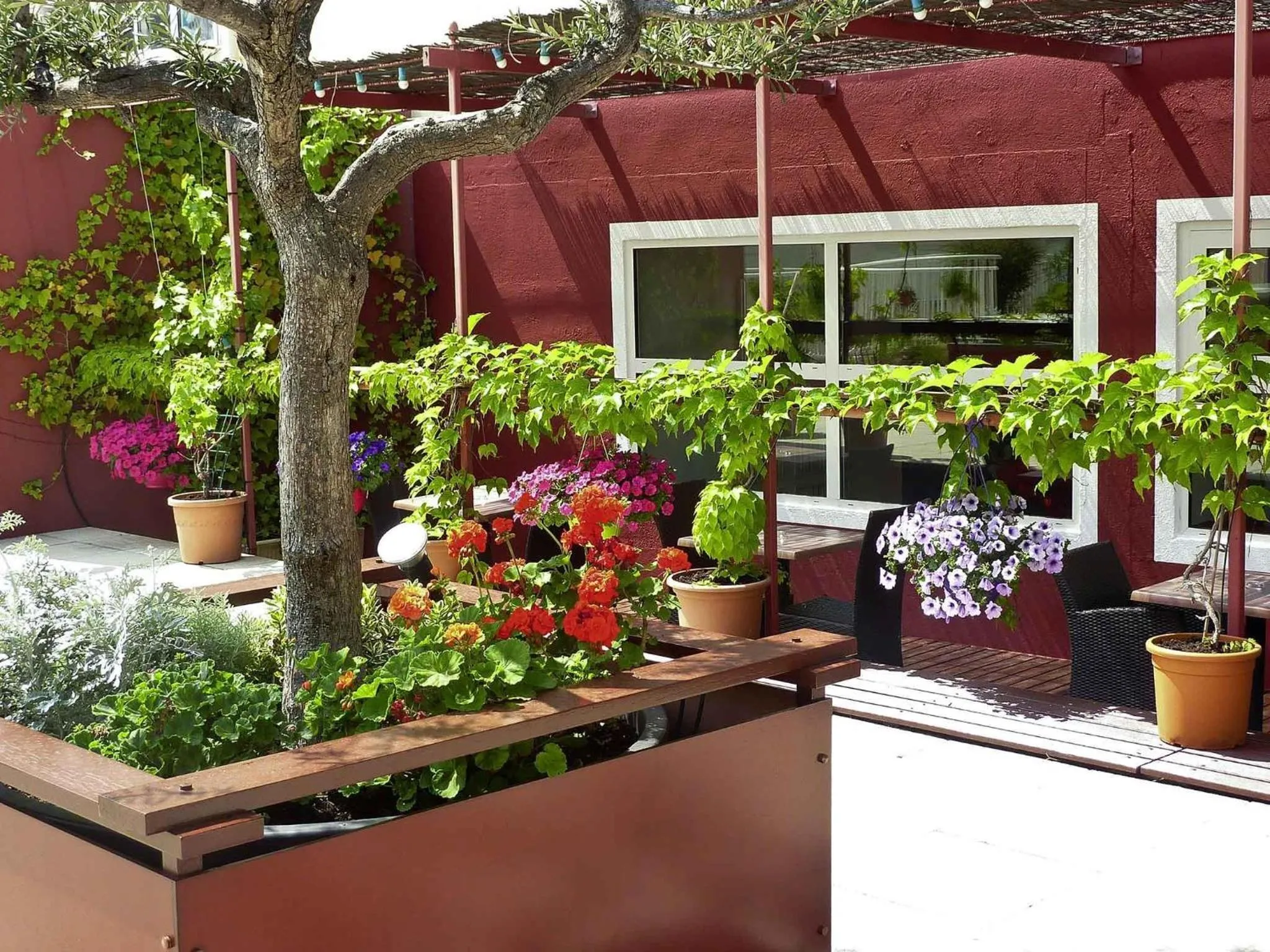 Lounge or bar in Mercure Marseille Centre Prado Vélodrome