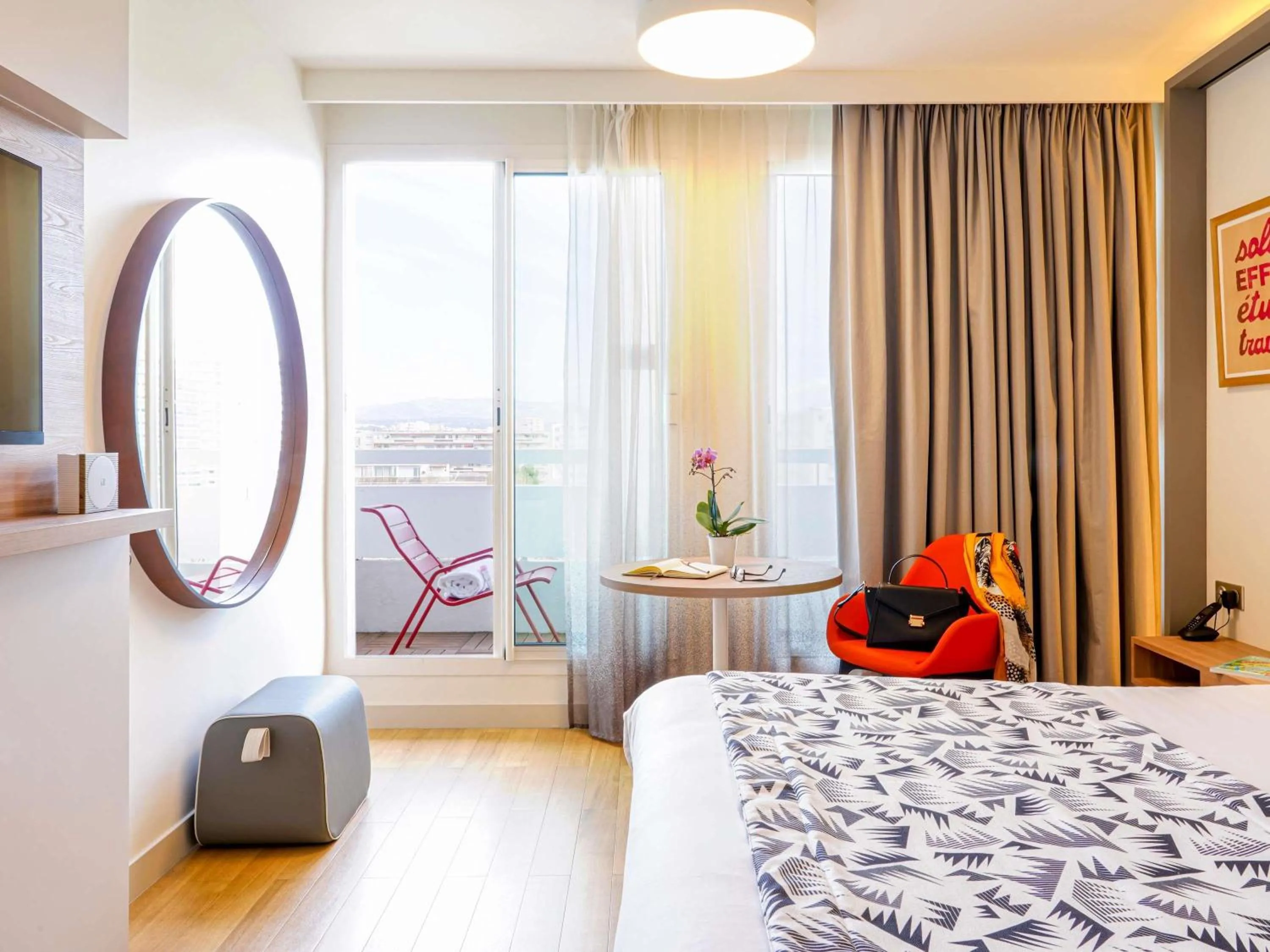 Bedroom, Bed in Mercure Marseille Centre Prado Vélodrome