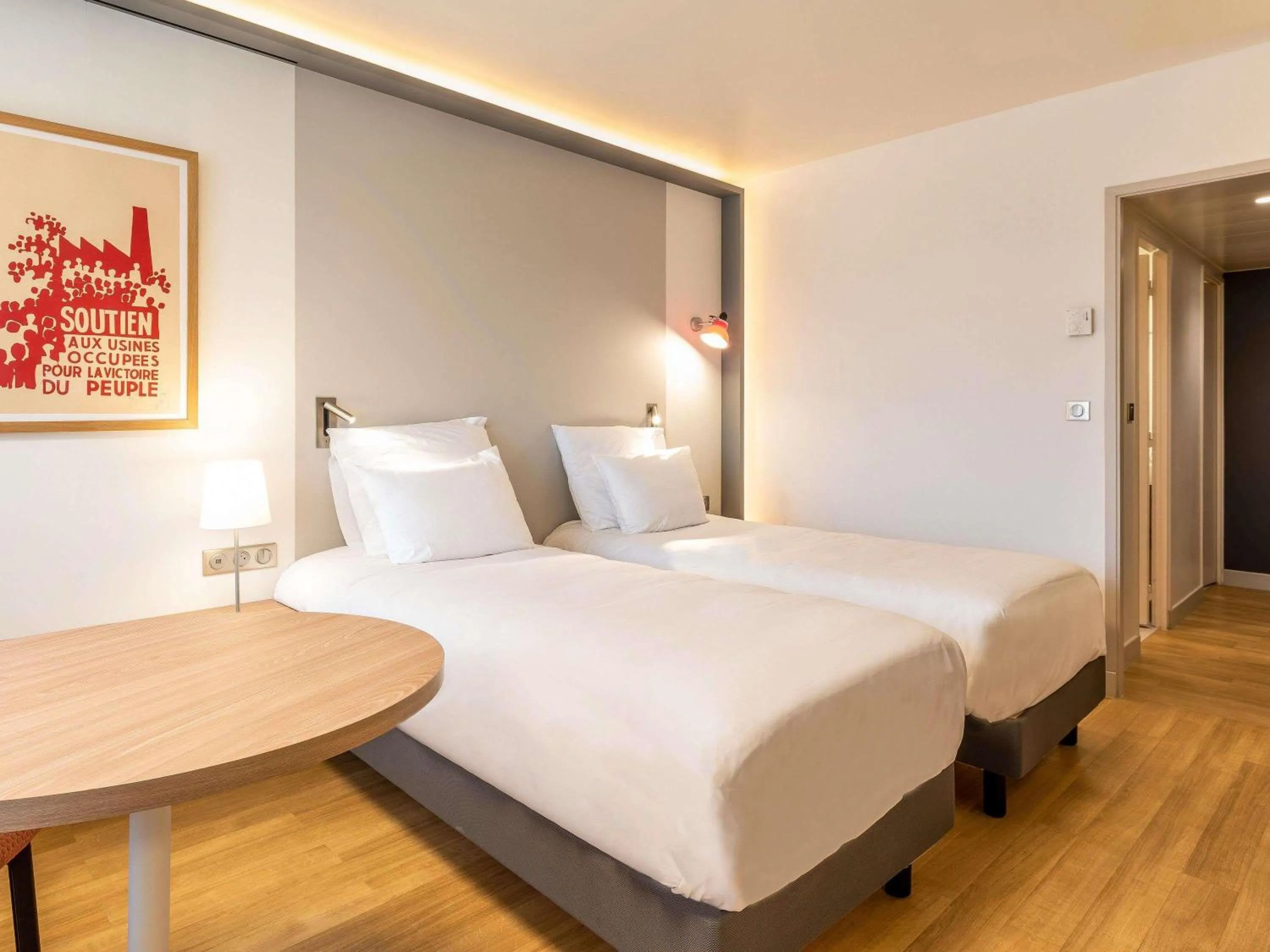 Bedroom, Bed in Mercure Marseille Centre Prado Vélodrome