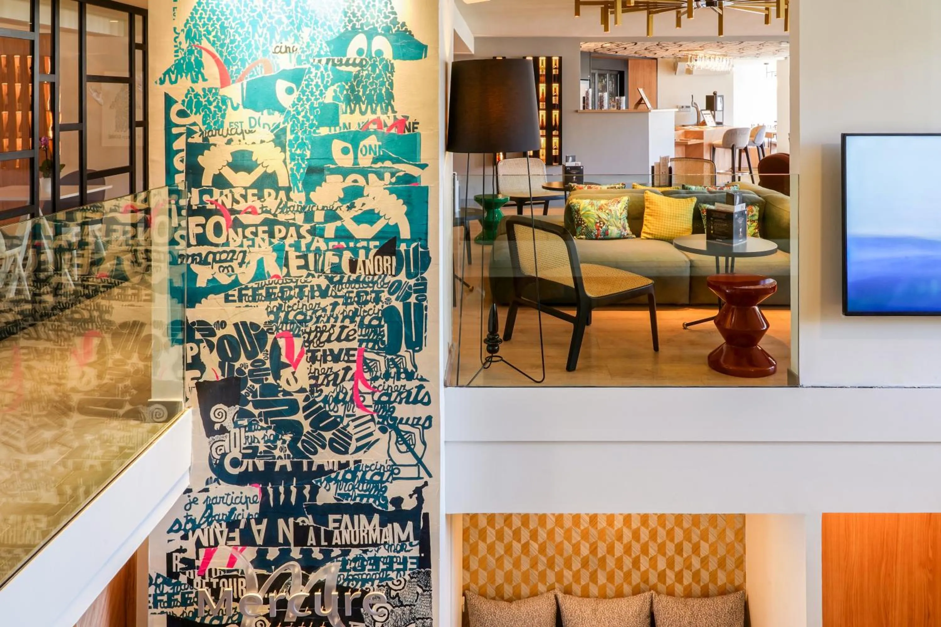 Lounge or bar in Mercure Marseille Centre Prado Vélodrome