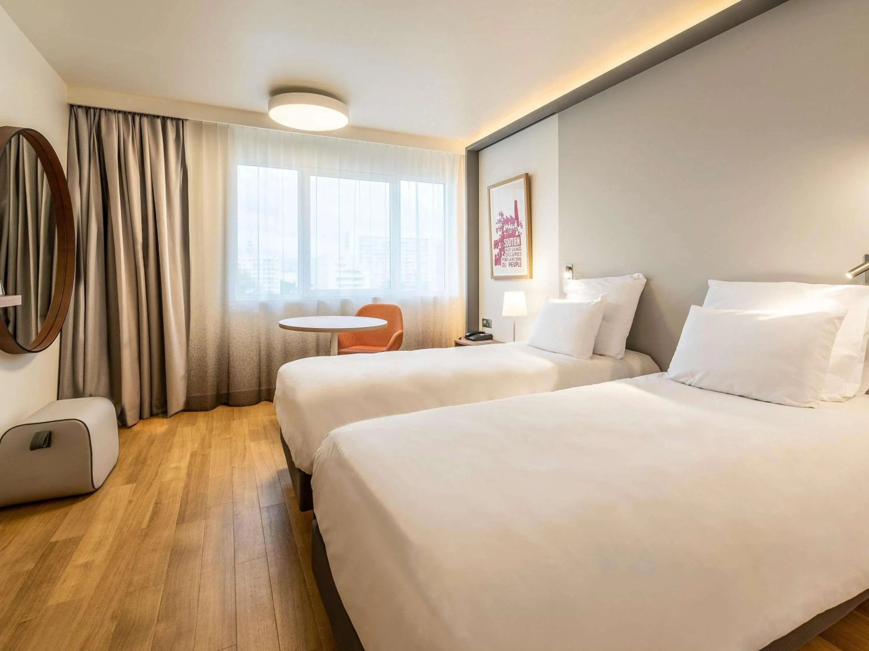 Bedroom, Bed in Mercure Marseille Centre Prado Vélodrome