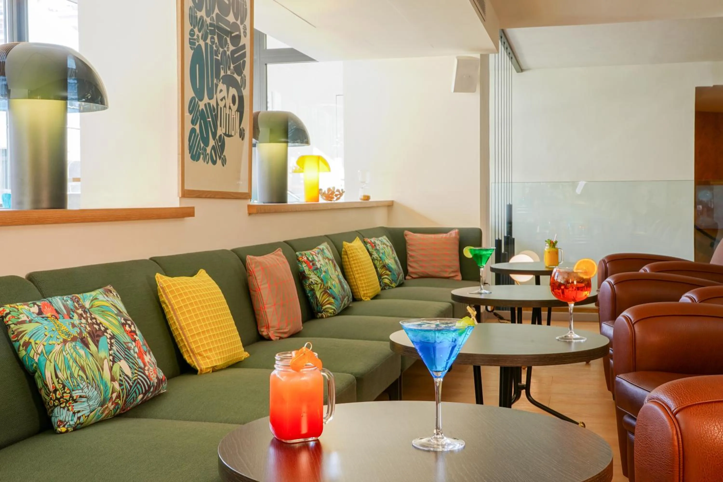 Lounge or bar in Mercure Marseille Centre Prado Vélodrome