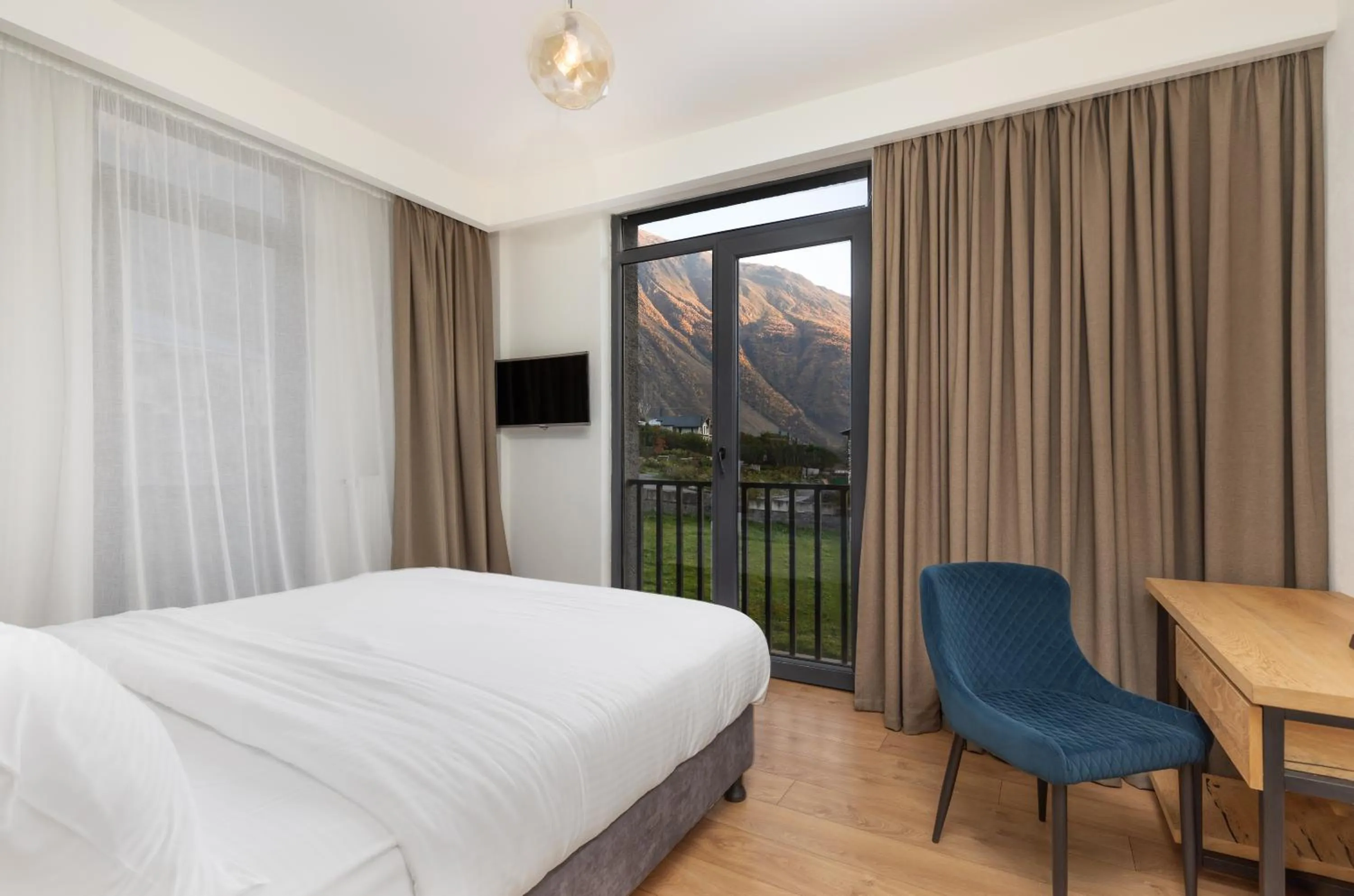 hair dresser in Intourist Kazbegi