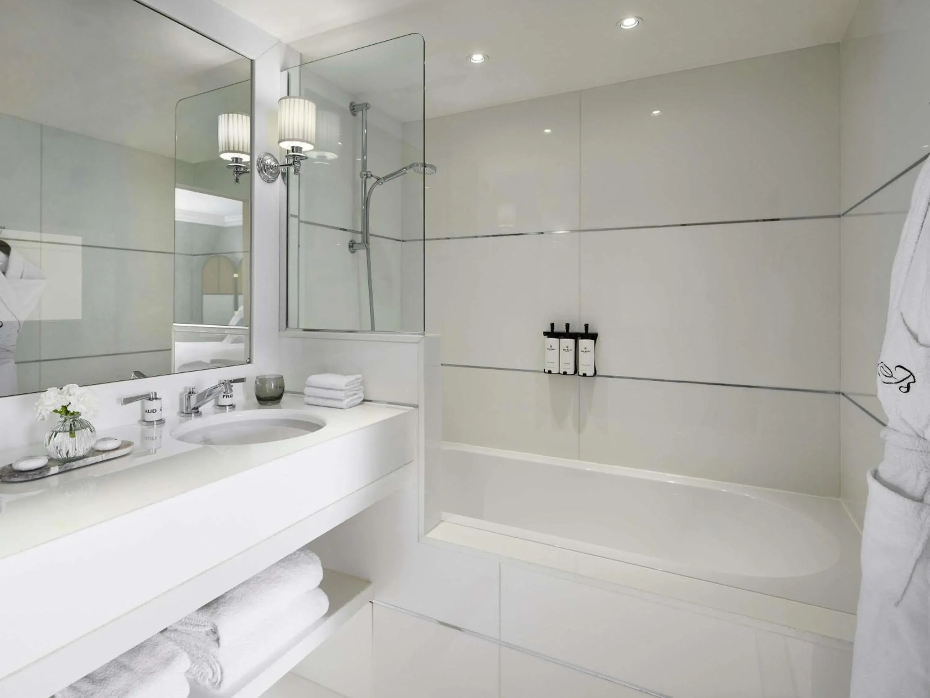 Executive King Suite in Sofitel Paris Baltimore Tour Eiffel Executive King Suite in Sofitel Paris Baltimore Tour Eiffel