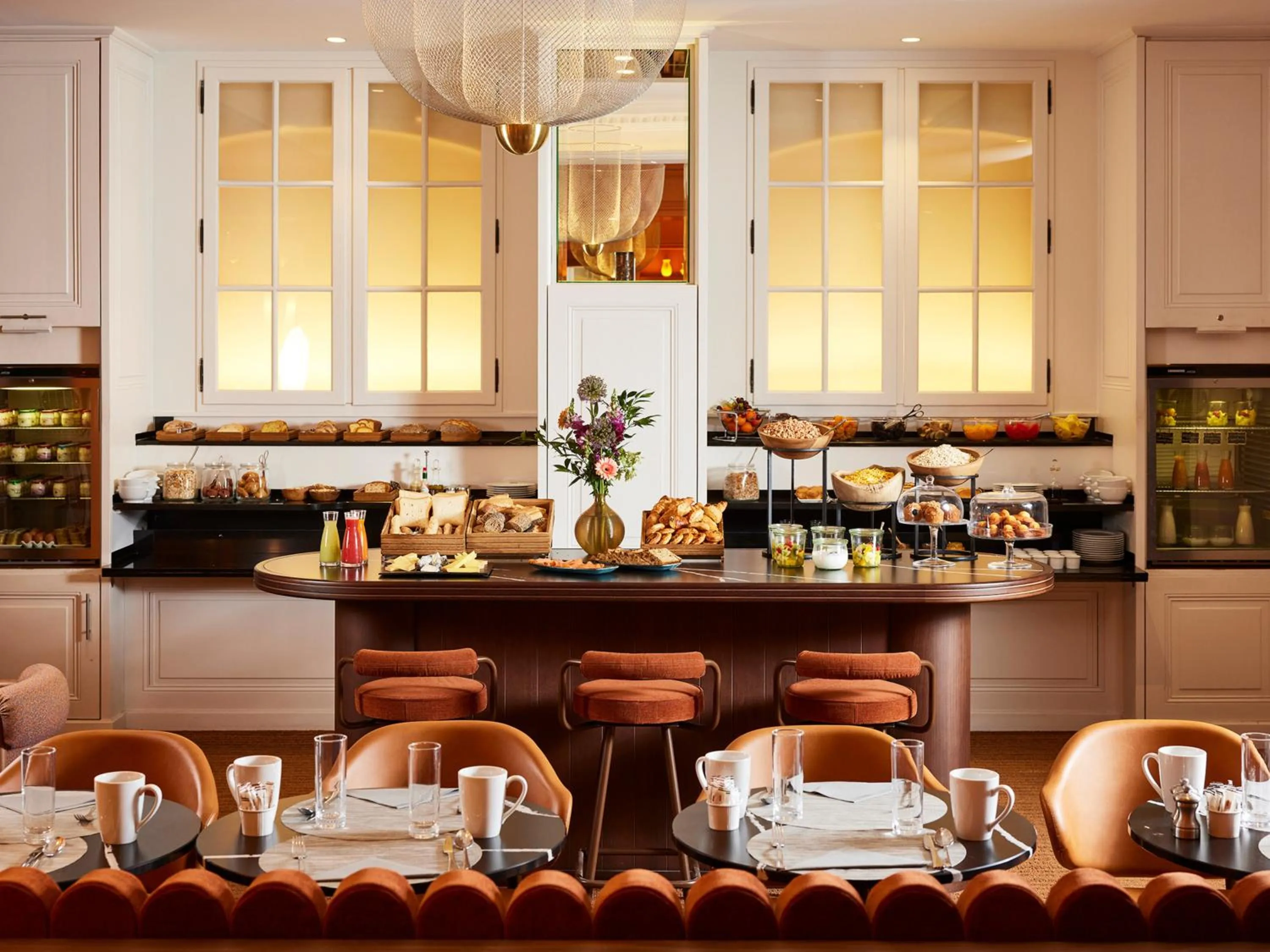 Breakfast in Sofitel Paris Baltimore Tour Eiffel