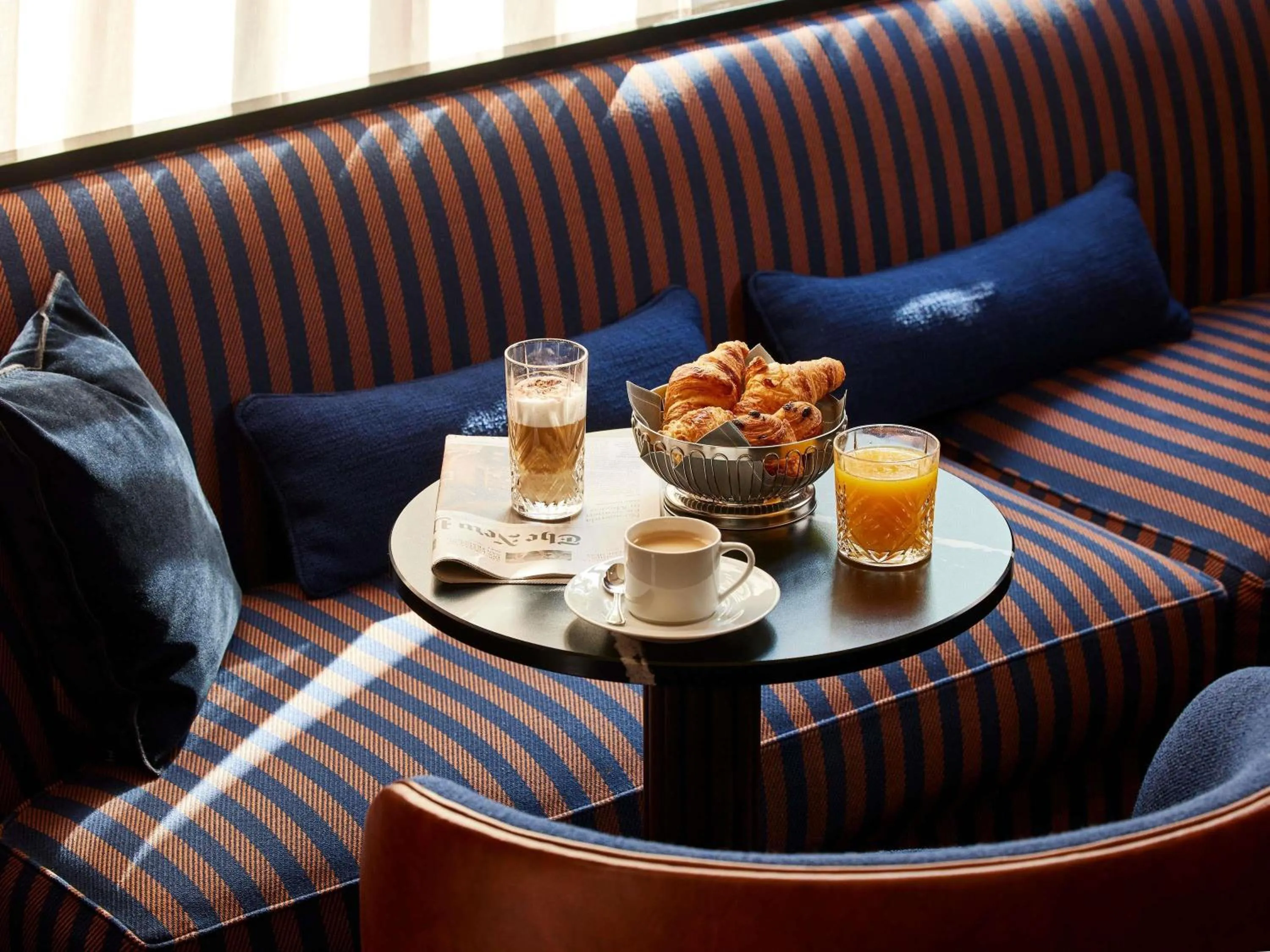 Breakfast in Sofitel Paris Baltimore Tour Eiffel