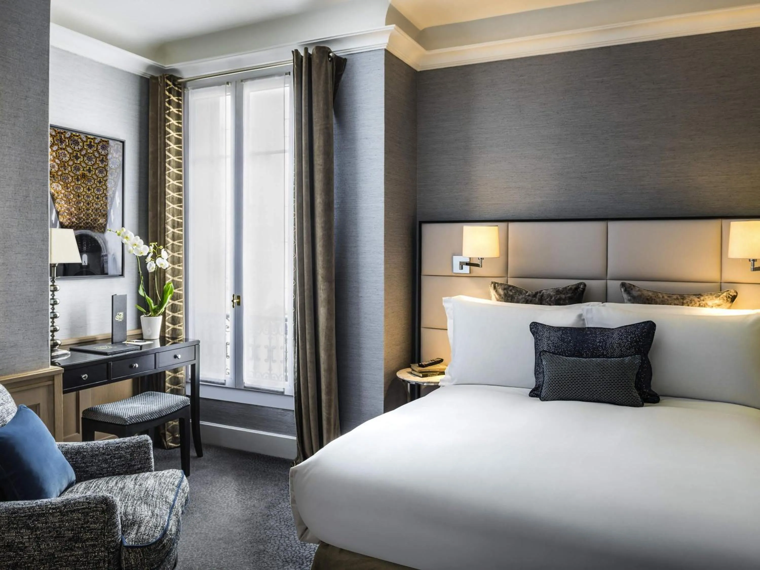 Bedroom, Bed in Sofitel Paris Baltimore Tour Eiffel