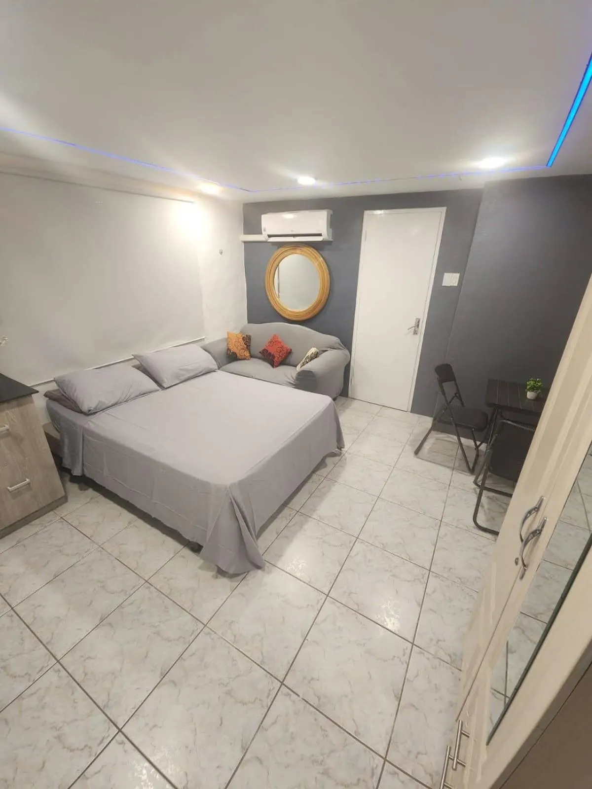 Photo of the whole room, Bed in A1 Apartments Aruba