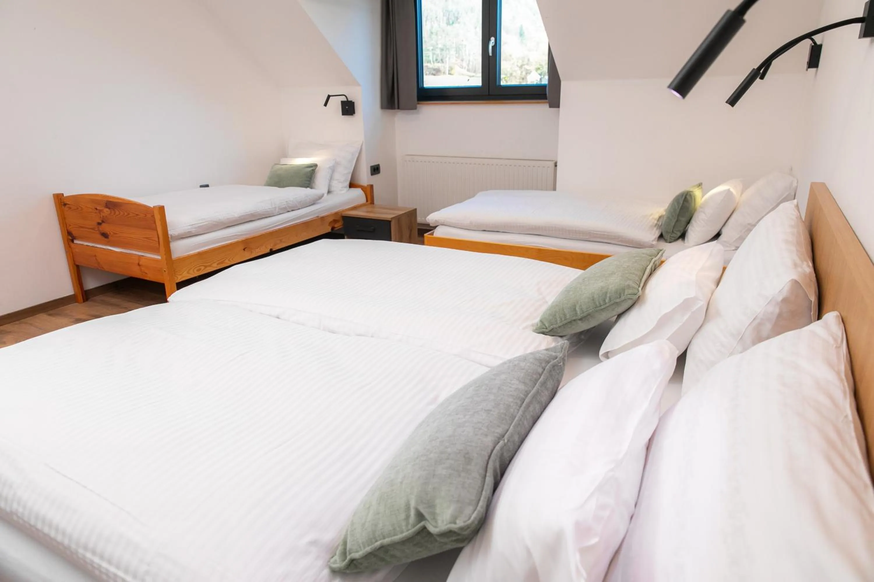 Property building, Bed in Kozjanski dvor