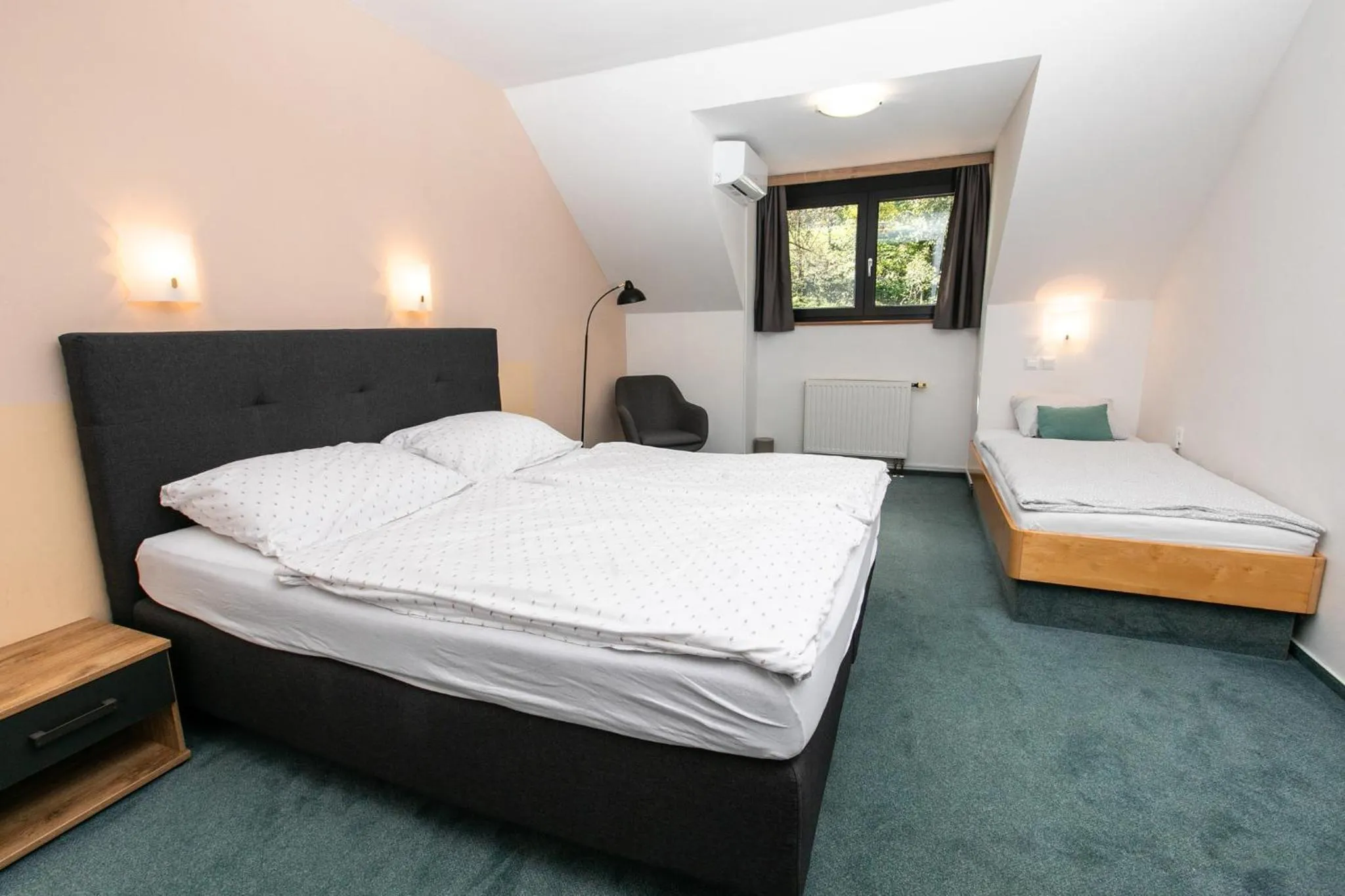 Property building, Bed in Kozjanski dvor