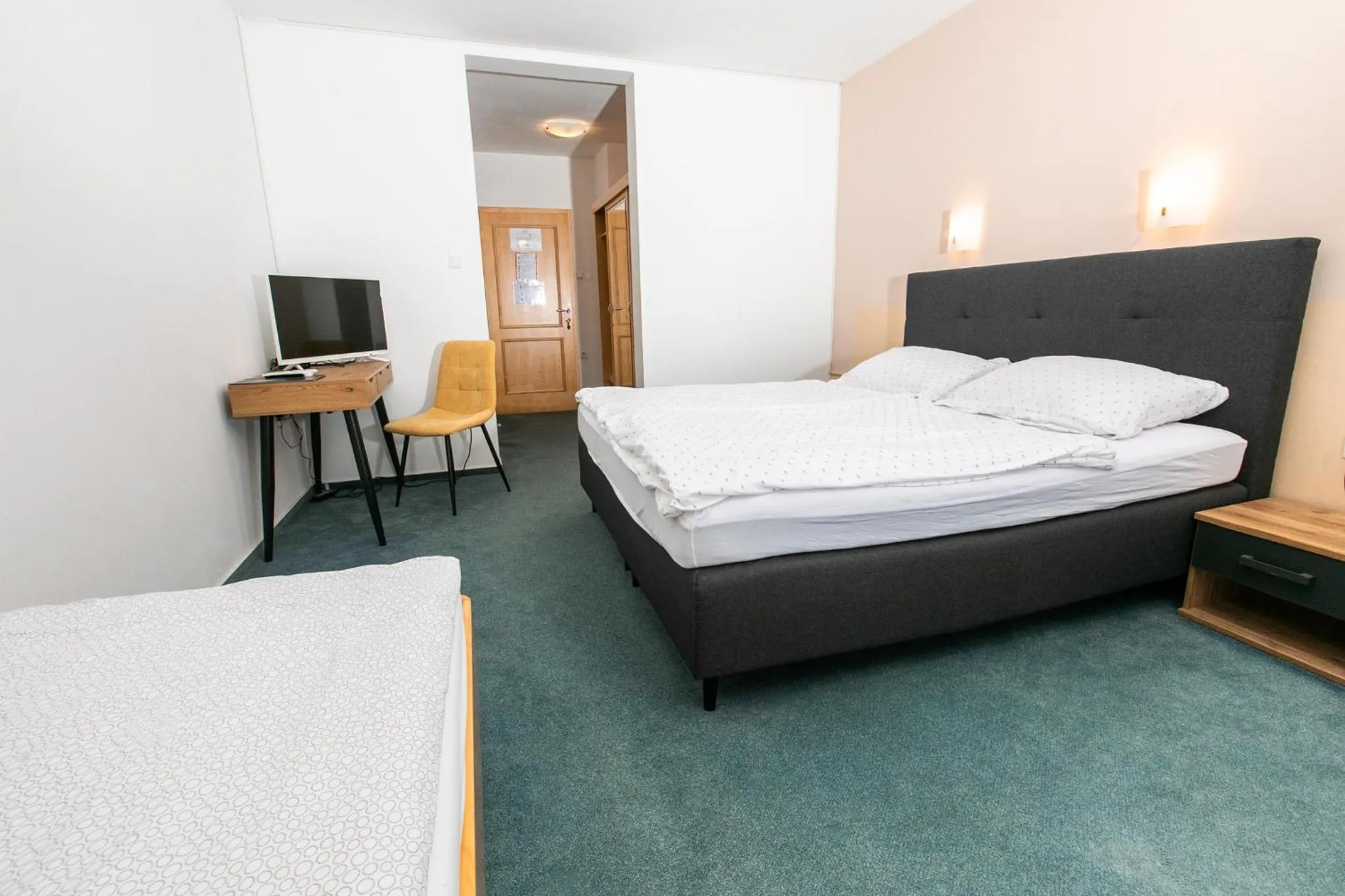 Property building, Bed in Kozjanski dvor