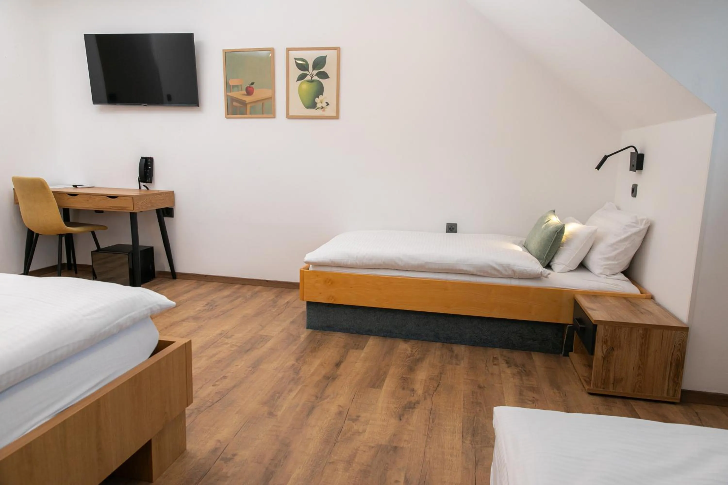 Property building, Bed in Kozjanski dvor