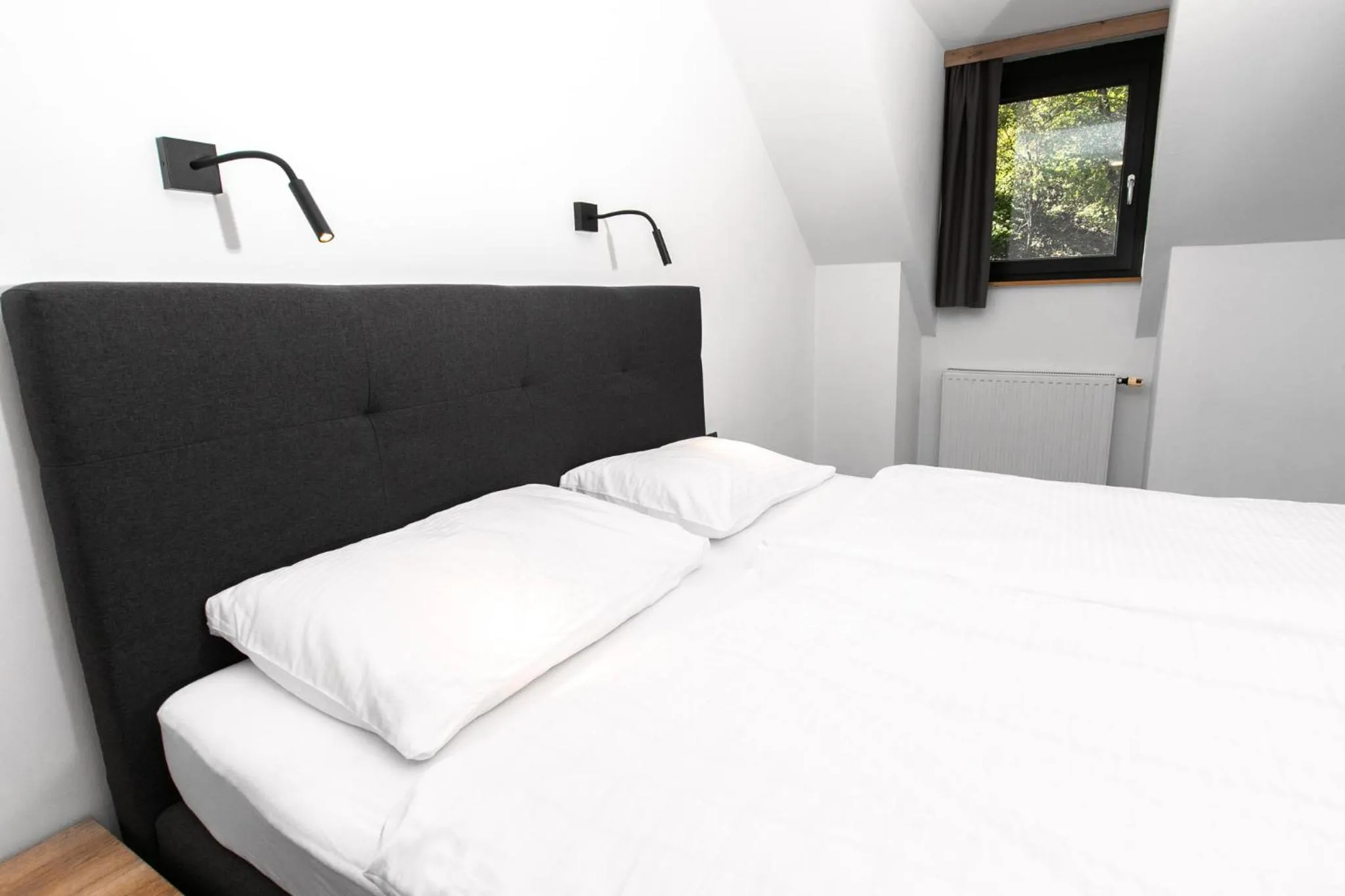 Property building, Bed in Kozjanski dvor