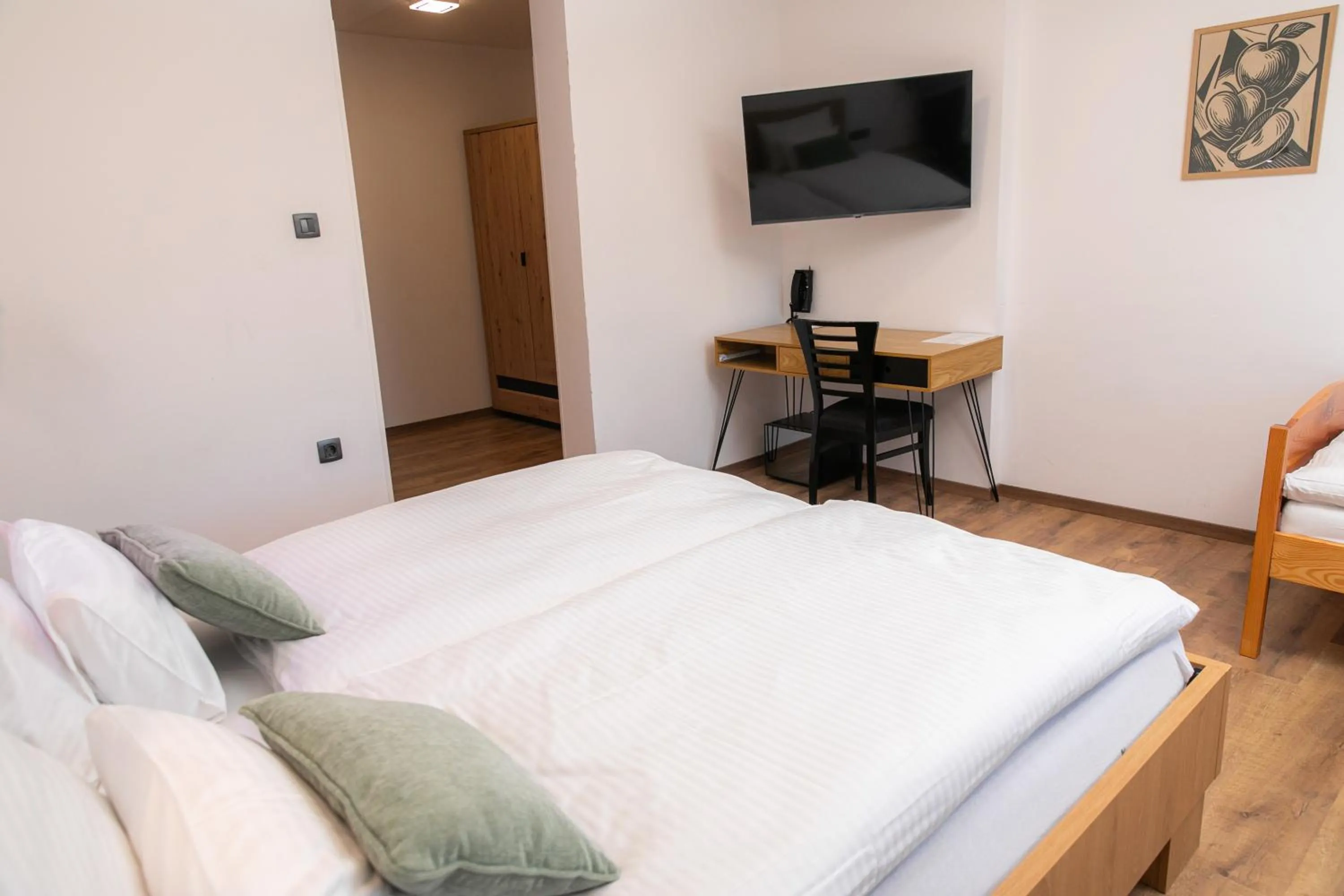 Property building, Bed in Kozjanski dvor