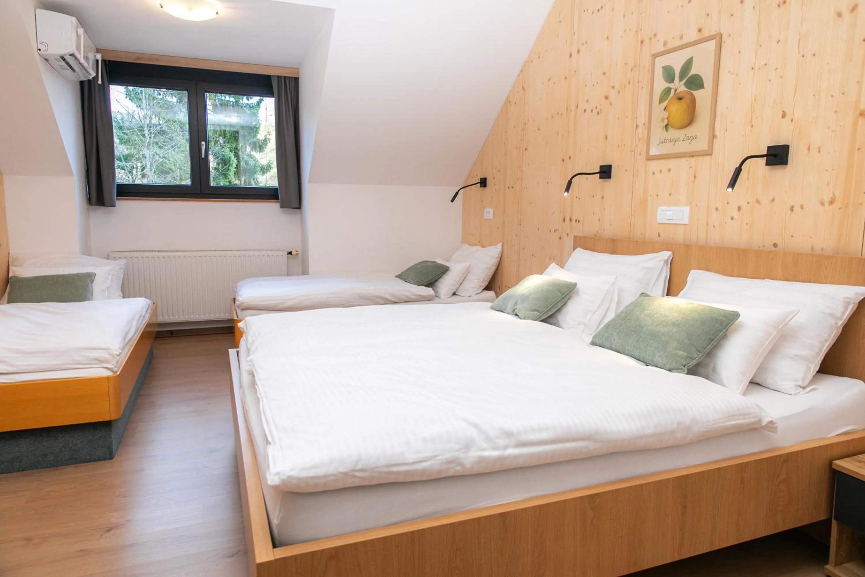 Property building, Bed in Kozjanski dvor