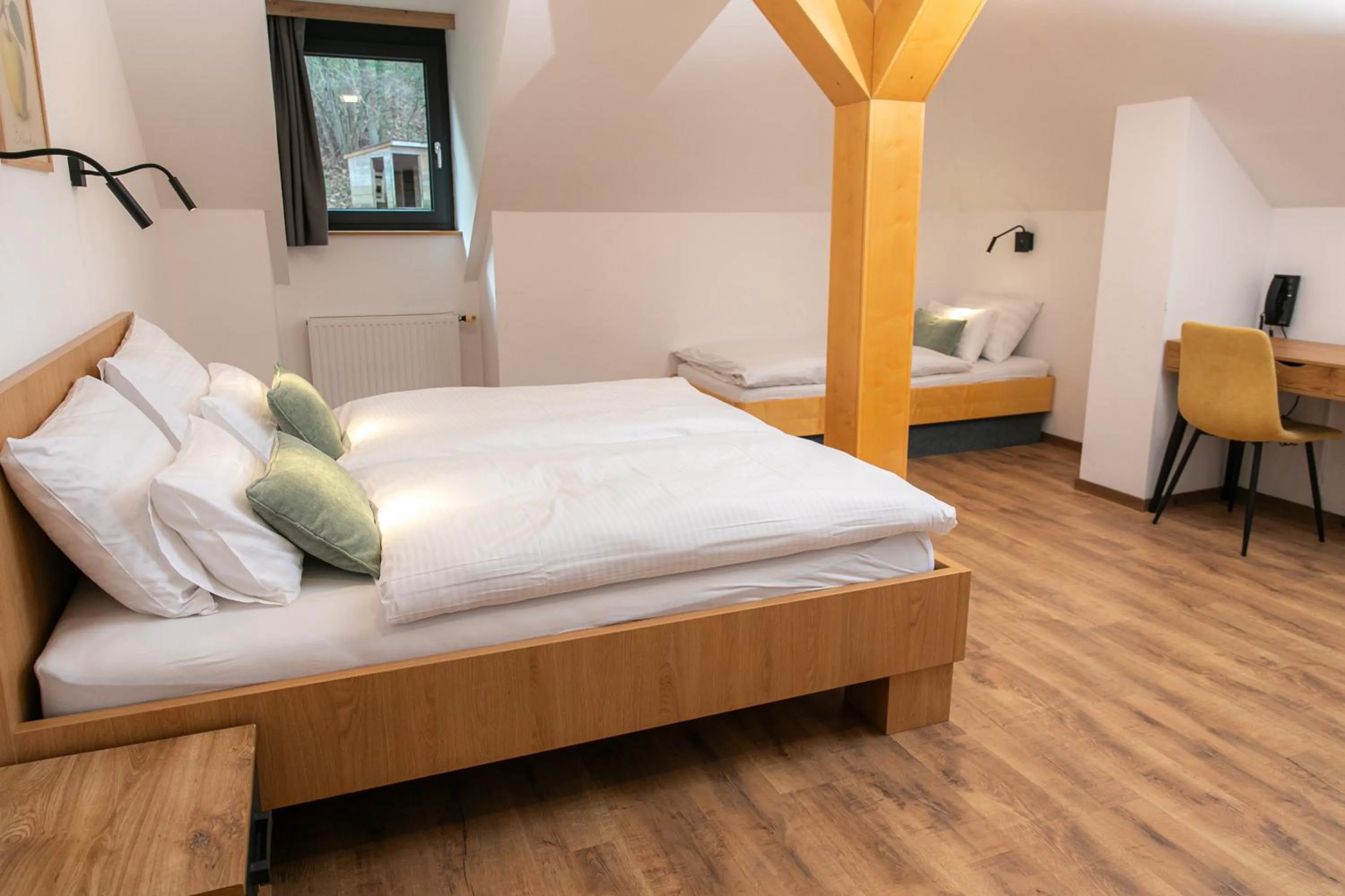 Property building, Bed in Kozjanski dvor