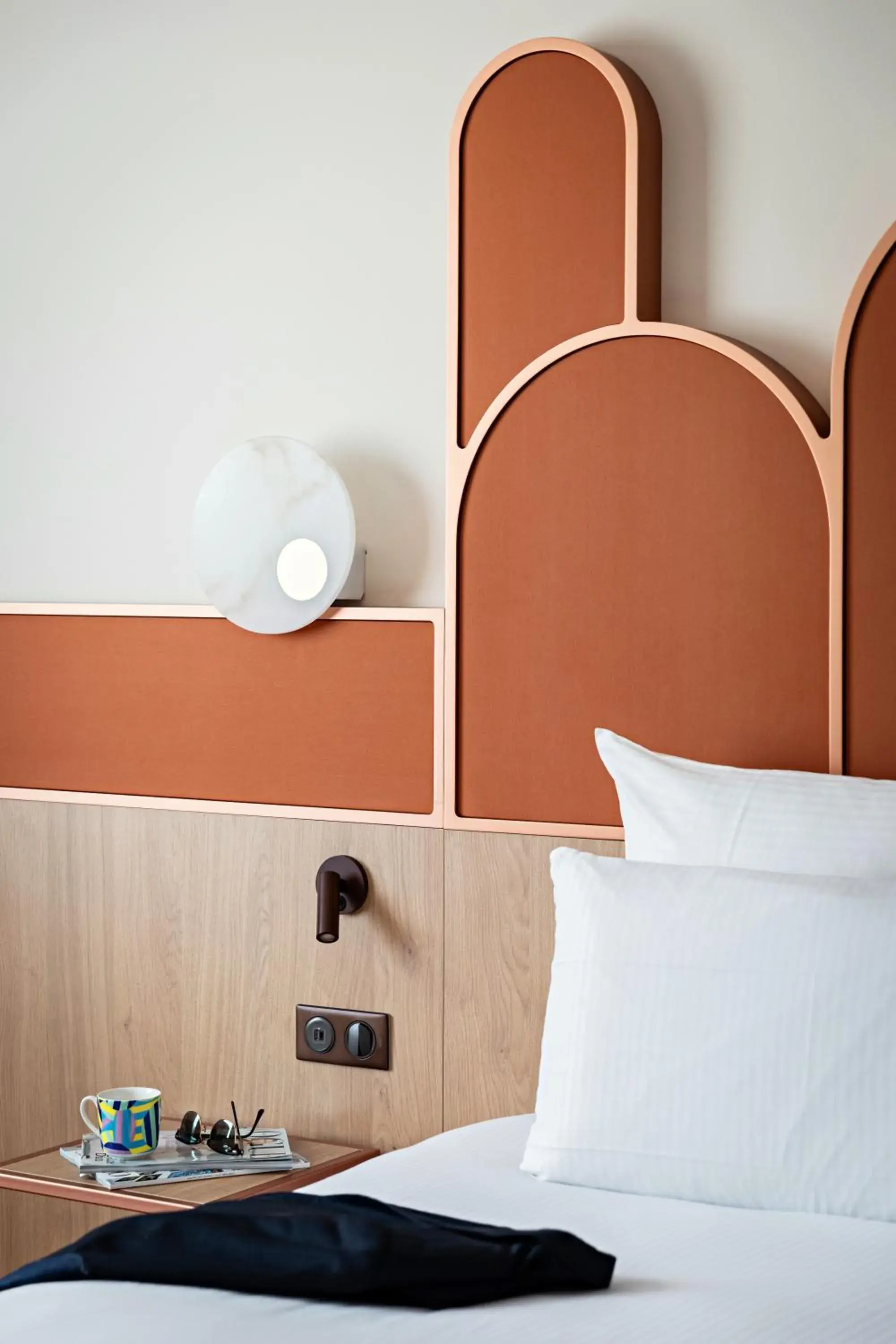 Superior Room with King Bed and Children Sofa Bed in Pullman Paris Centre - Bercy Superior Room with King Bed and Children Sofa Bed in Pullman Paris Centre - Bercy