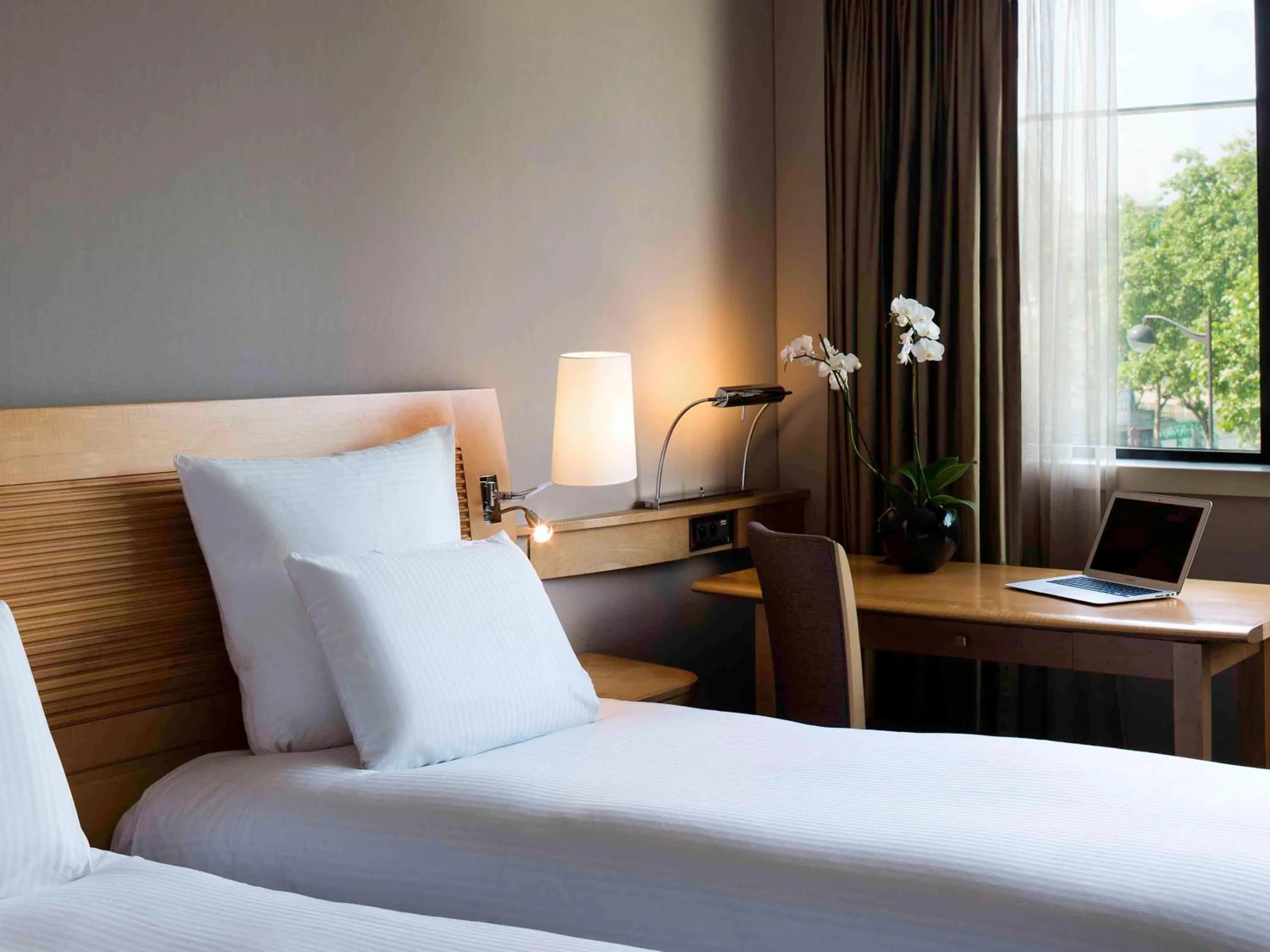 Bedroom, Bed in Pullman Paris Centre - Bercy