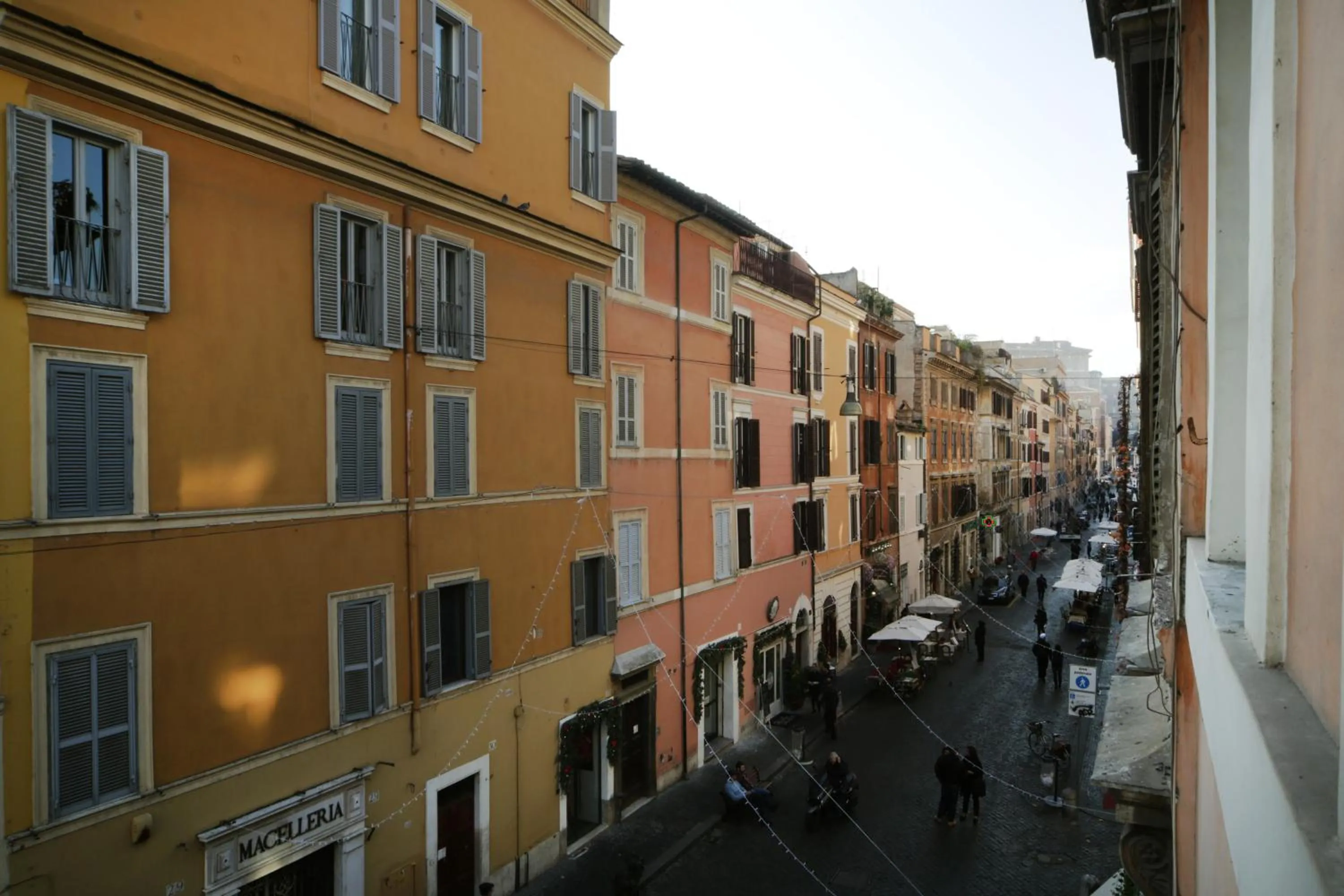 Restaurant/places to eat in Borgo Pio Suites Inn