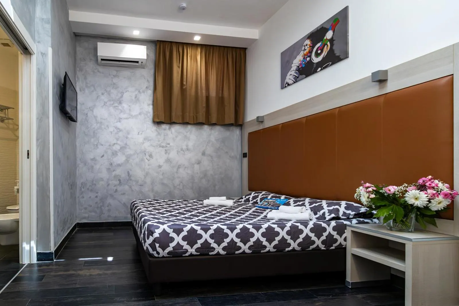 Bed in Borgo Pio Suites Inn