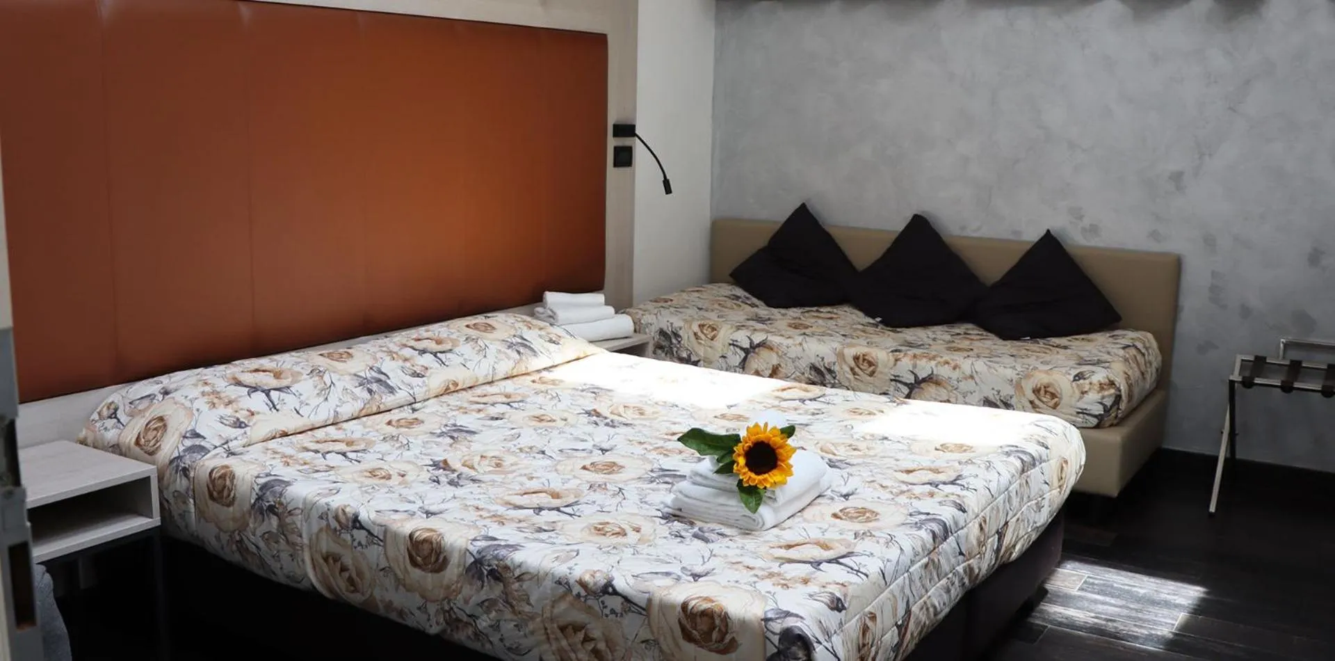 Bed in Borgo Pio Suites Inn
