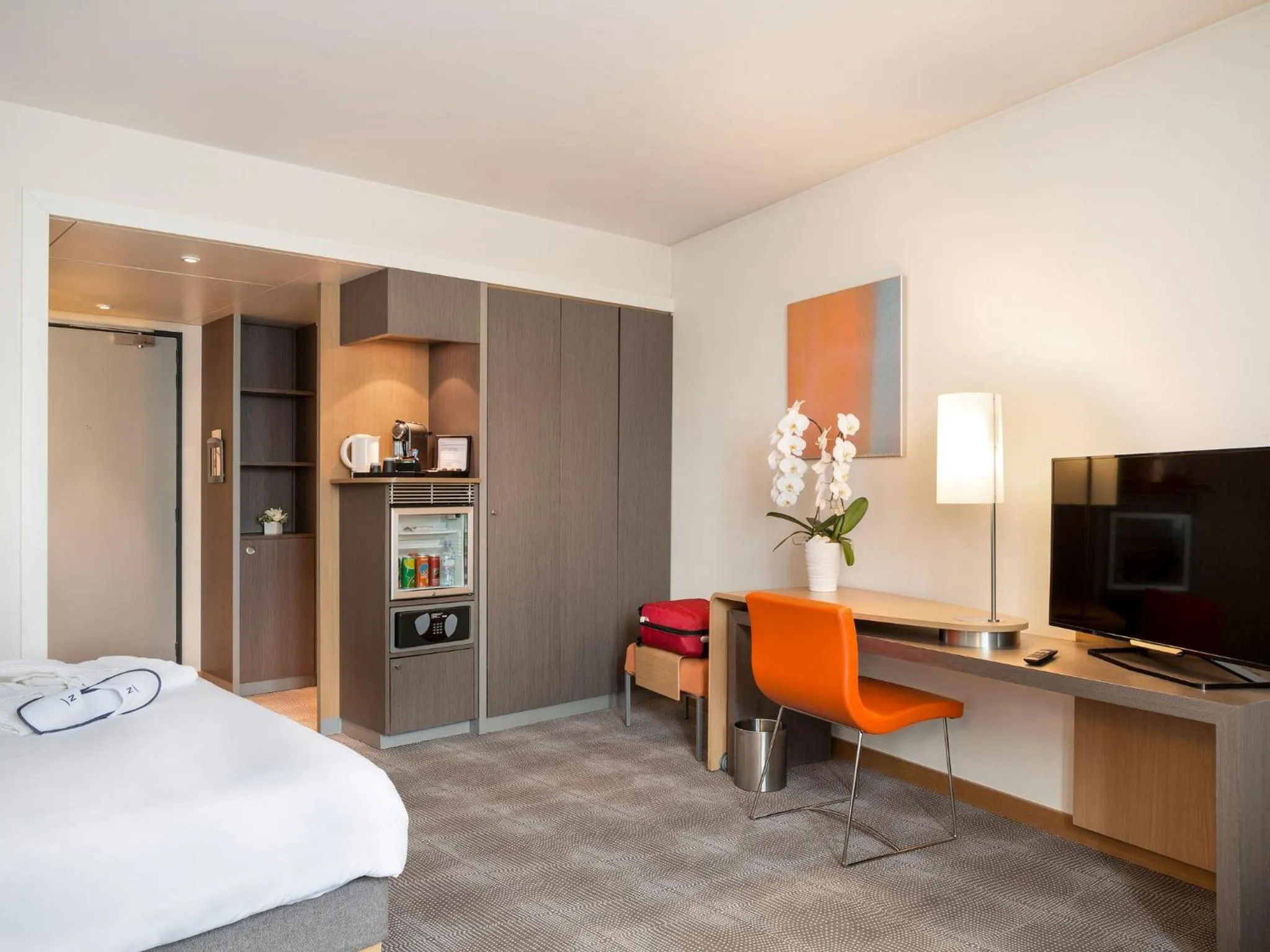 Bedroom, Bed in Novotel Paris Roissy CDG Convention