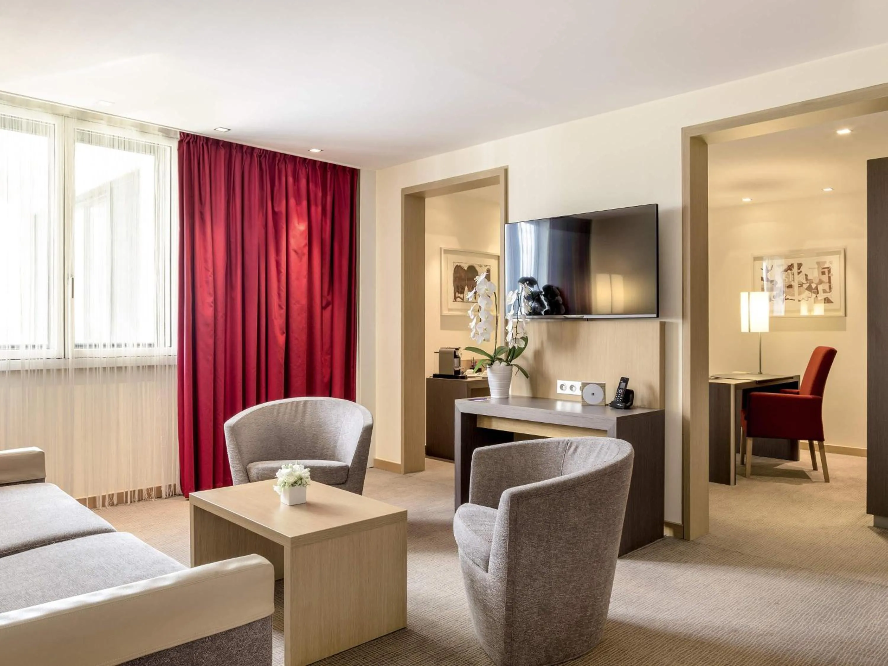 Photo of the whole room in Novotel Paris Roissy CDG Convention