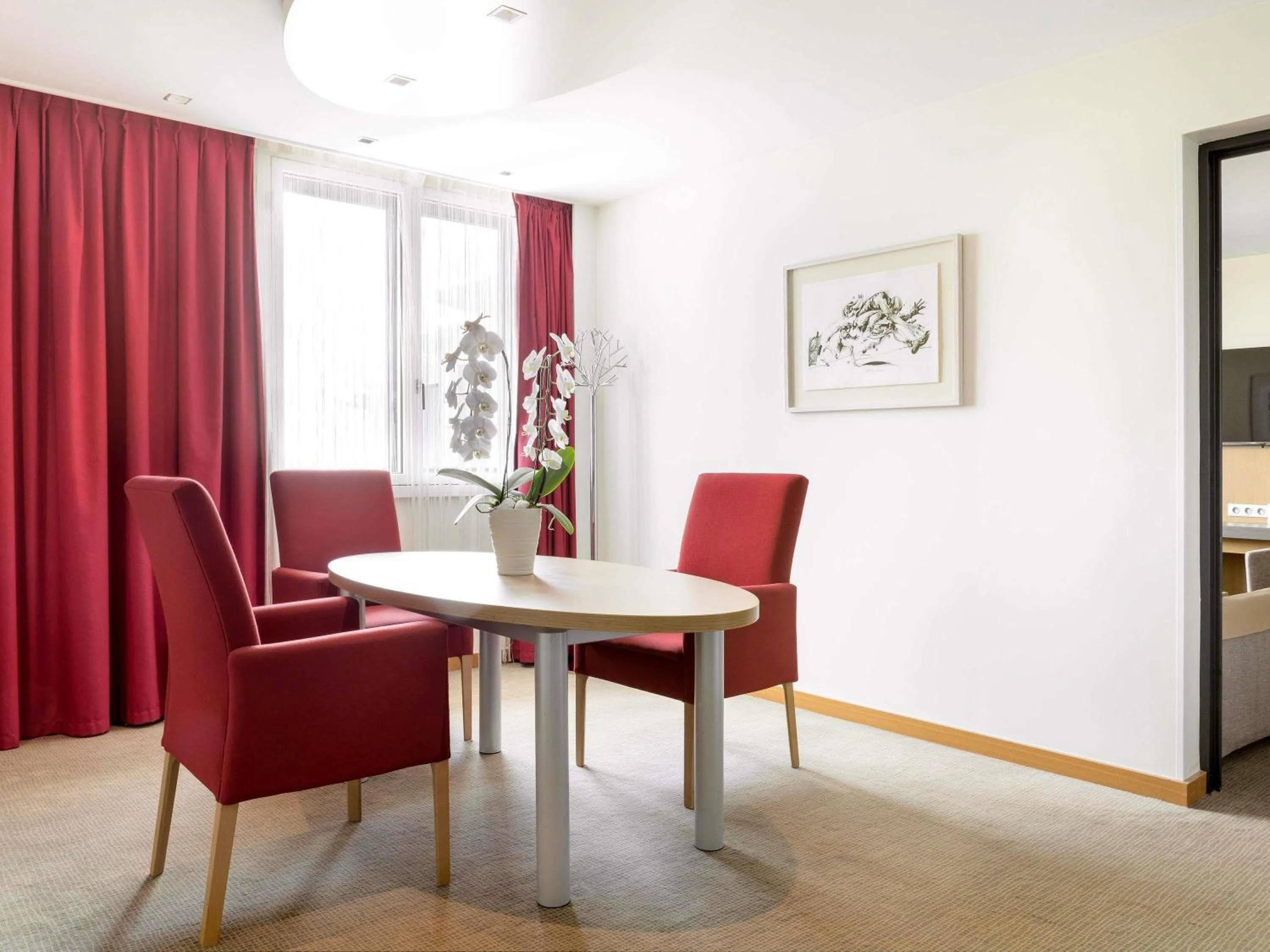 Bedroom in Novotel Paris Roissy CDG Convention